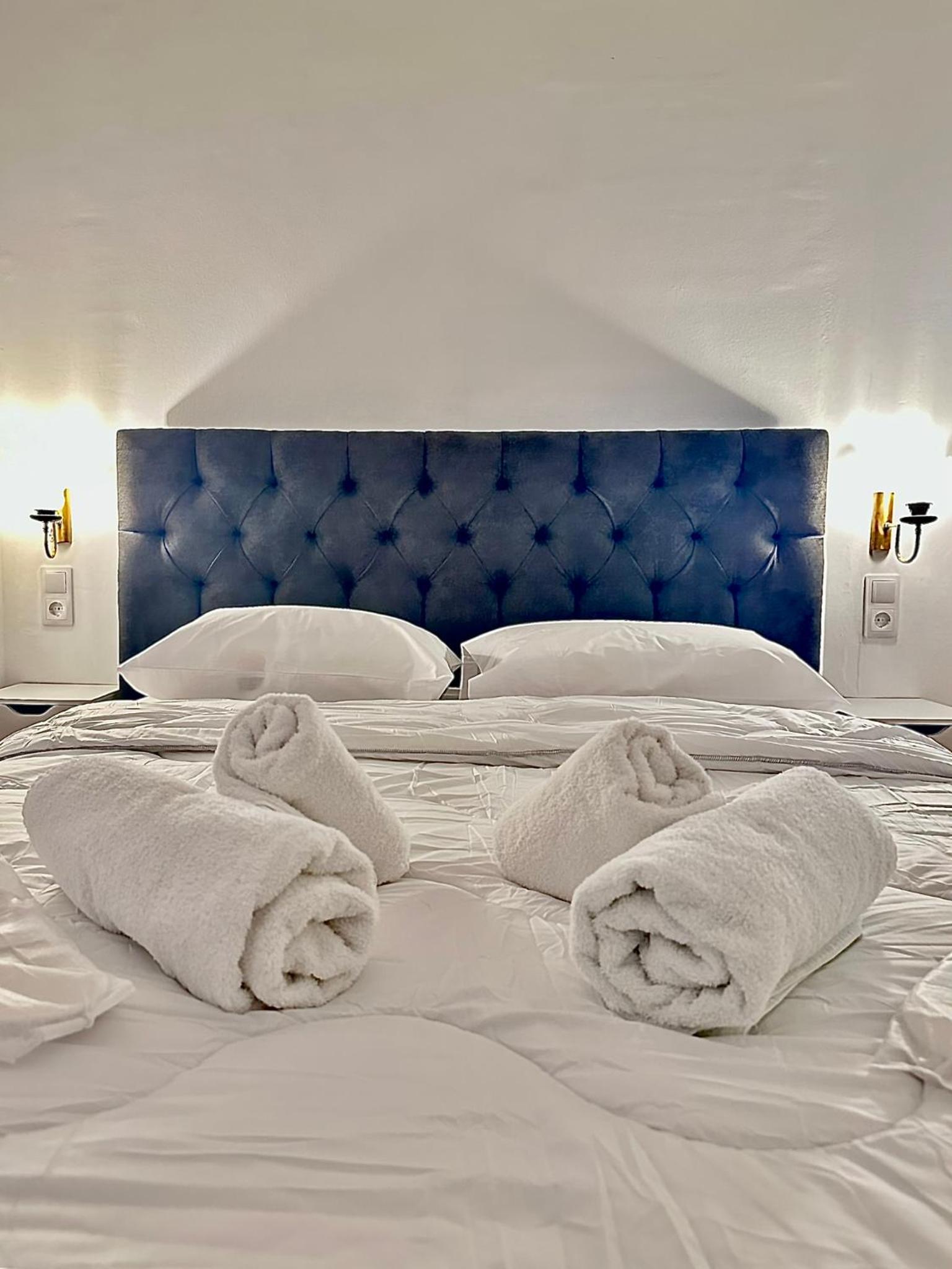 Double Room with Shared Bathroom photo 3