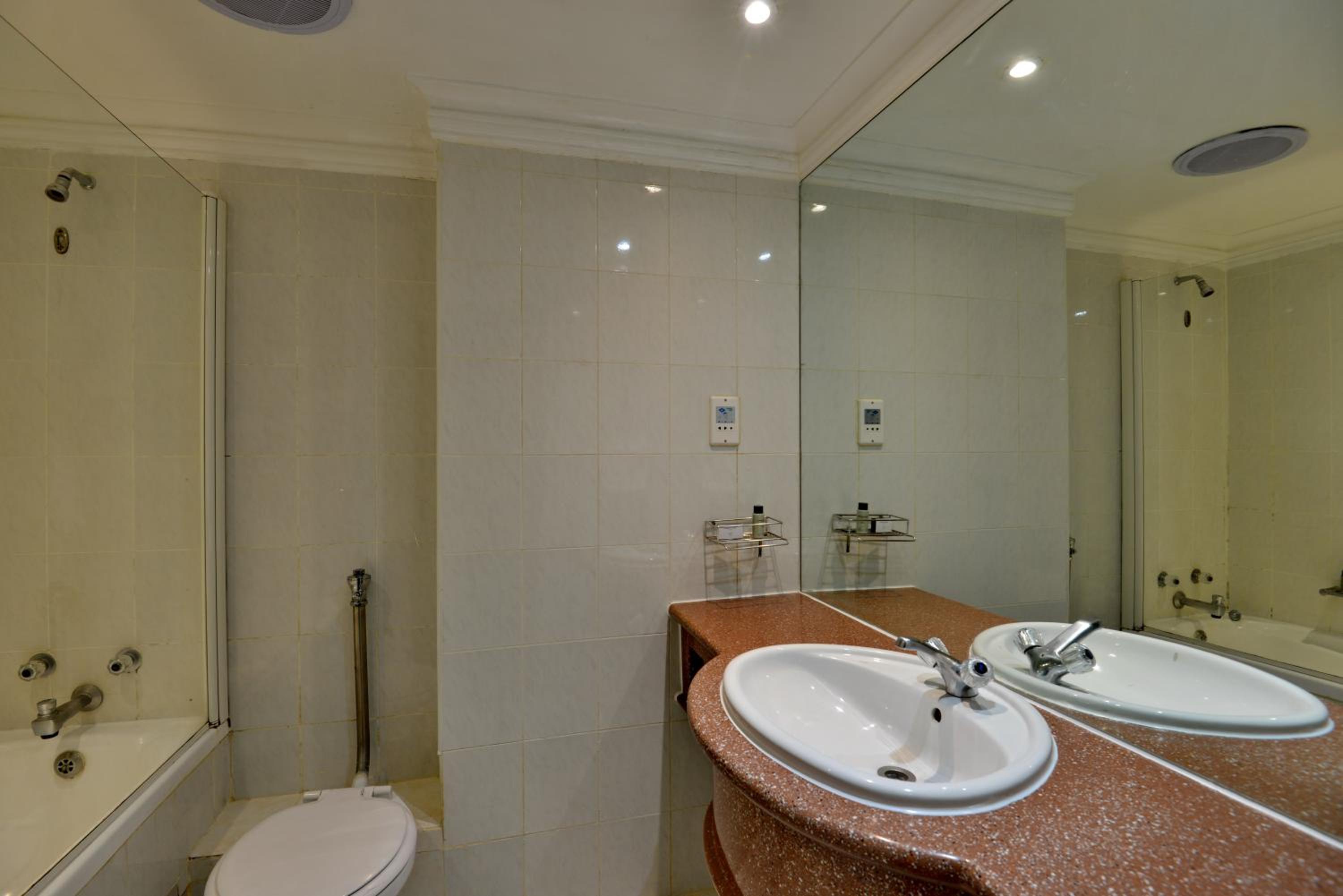 Standard Budget Twin Room - Photo 4