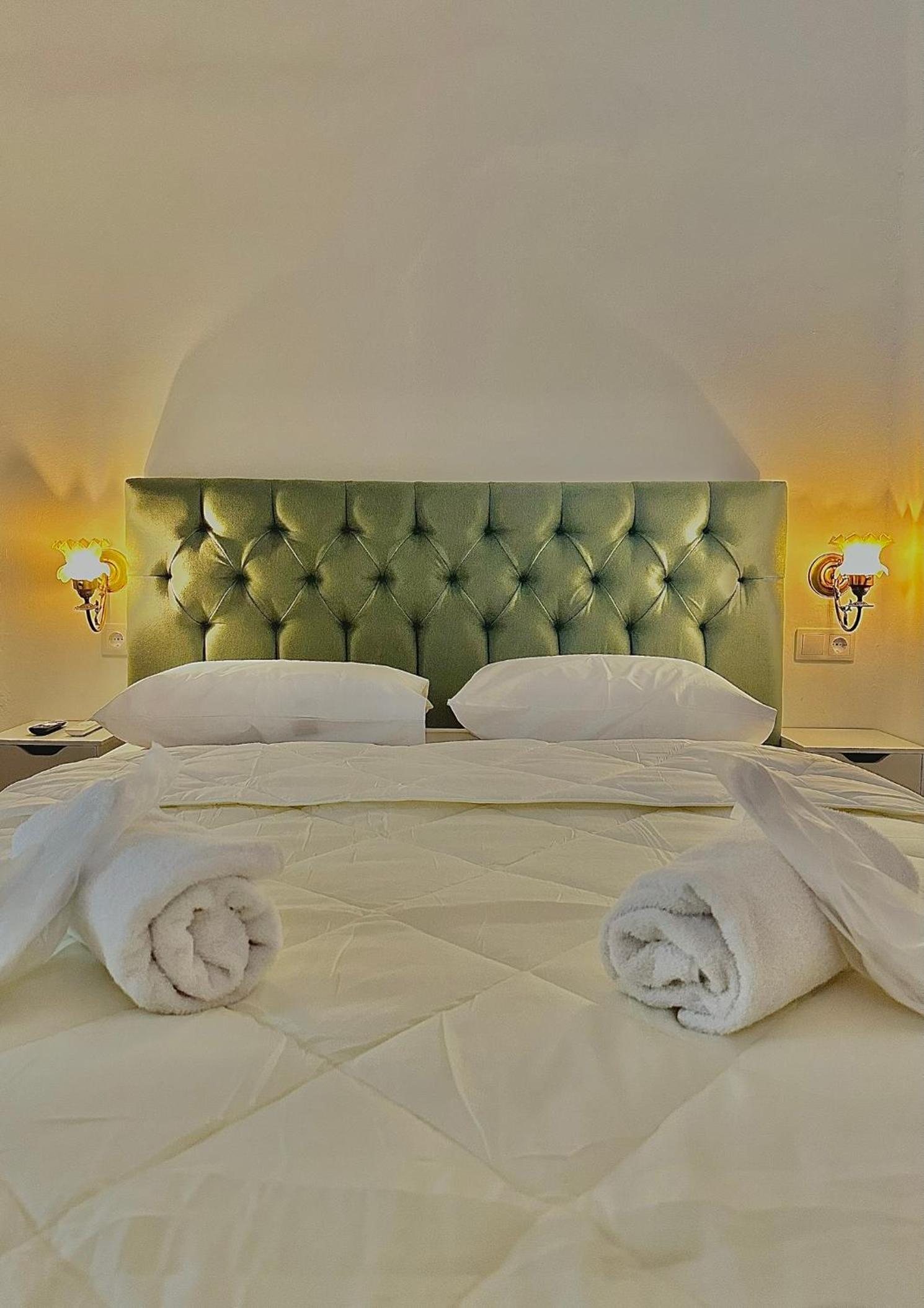 Double Room with Shared Bathroom photo 1