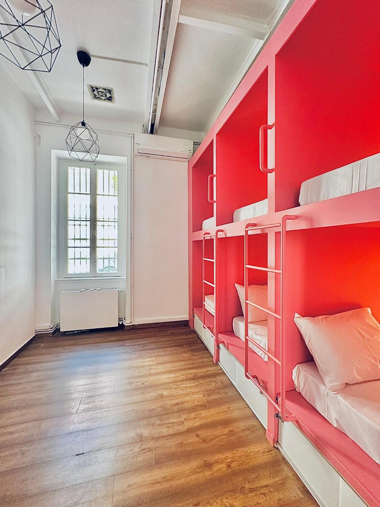 Bed in 6-Bed Female Dormitory Room photo 2