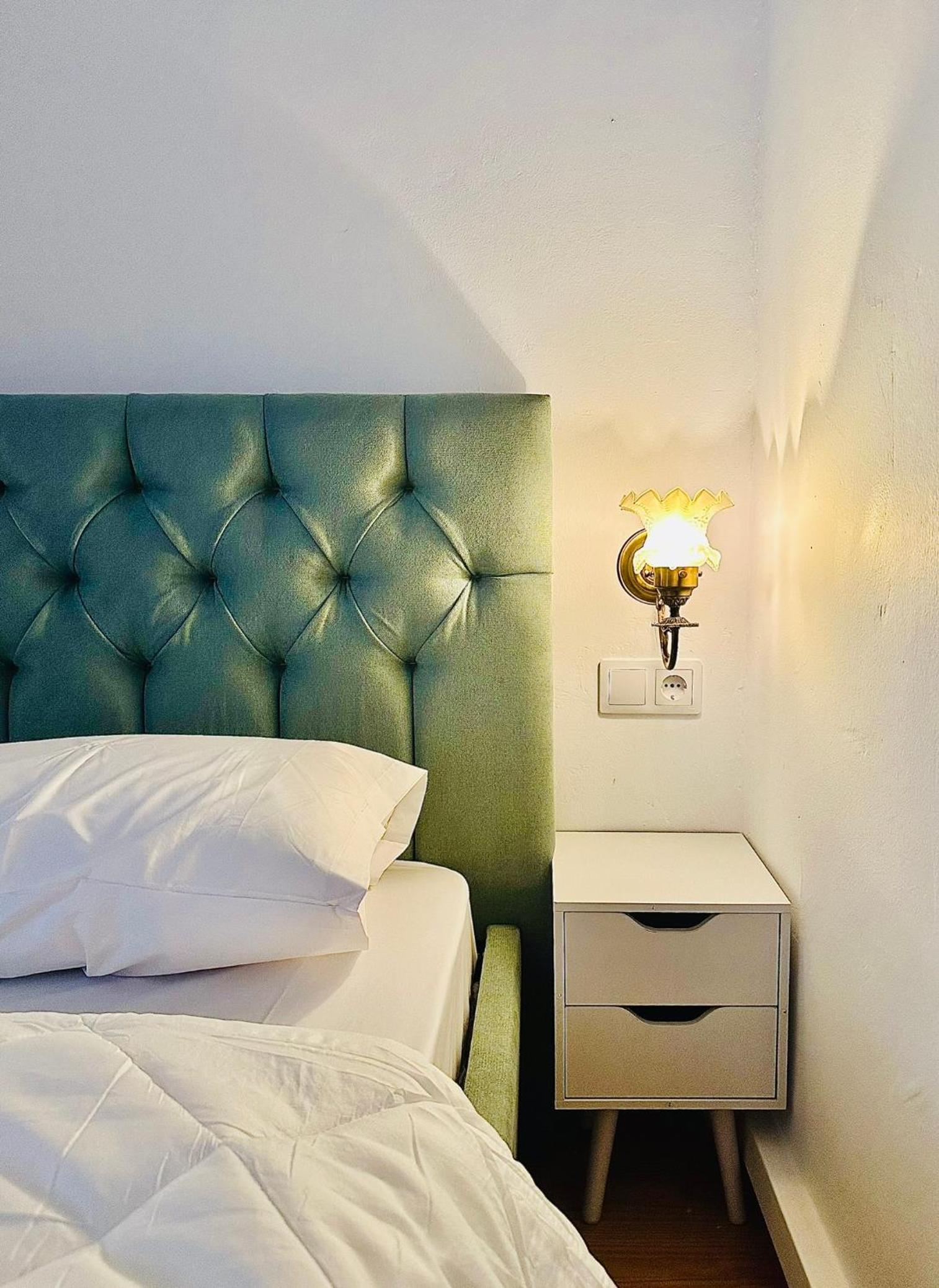 Double Room with Shared Bathroom photo 2