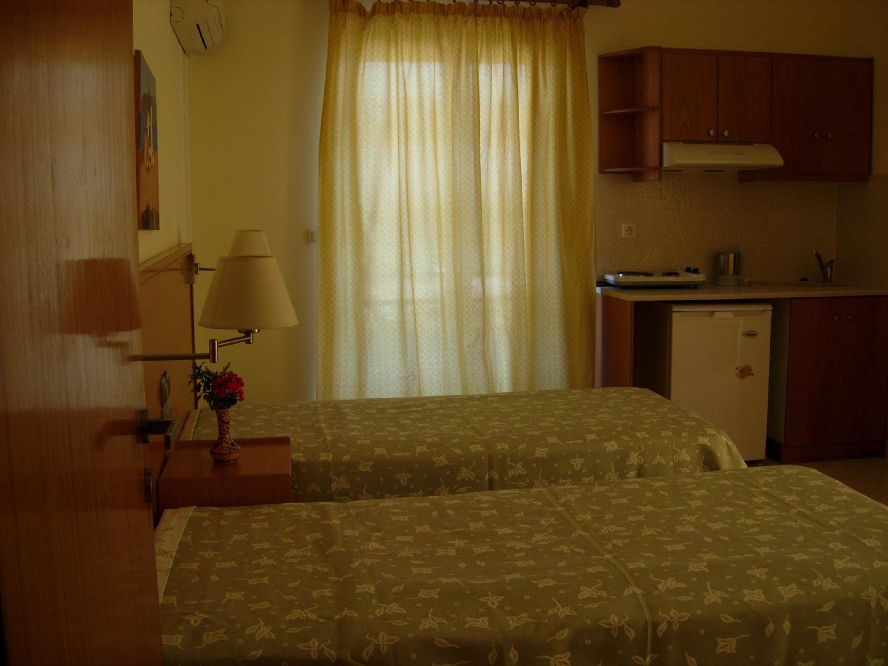 Studio with Sea View (2 Adults)