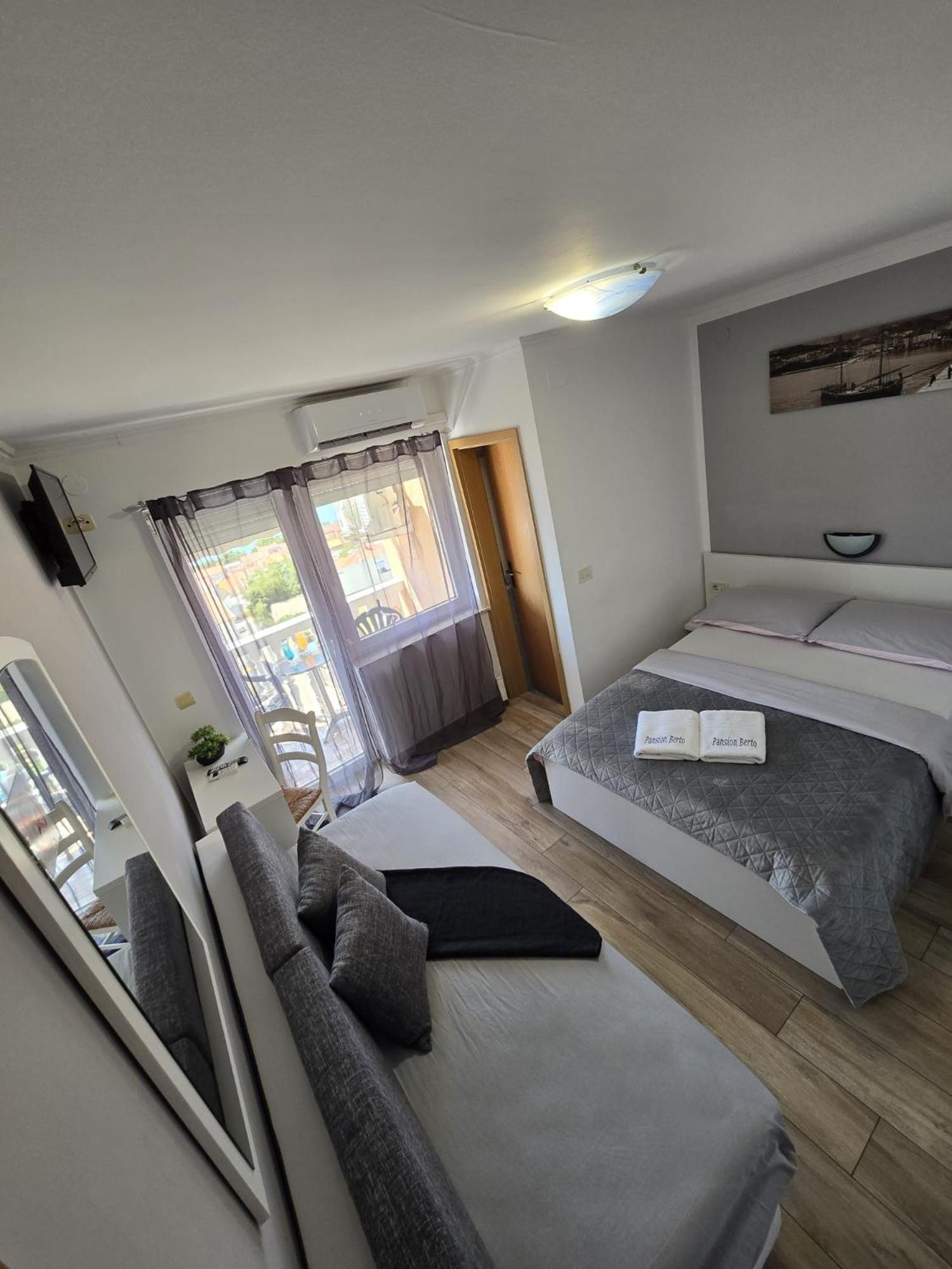 Double Room with Balcony and Sea View
