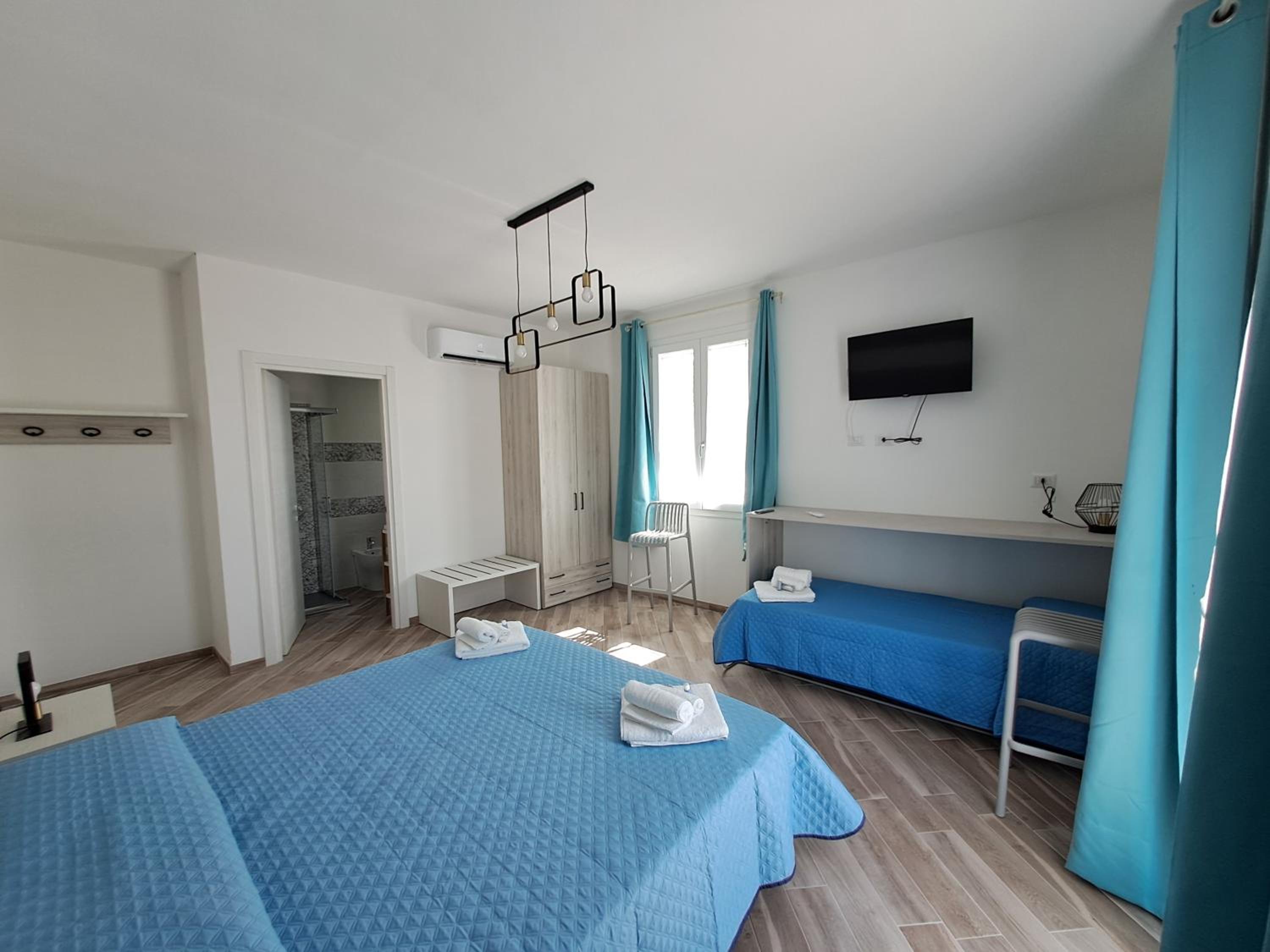 Double or Twin Room photo 3
