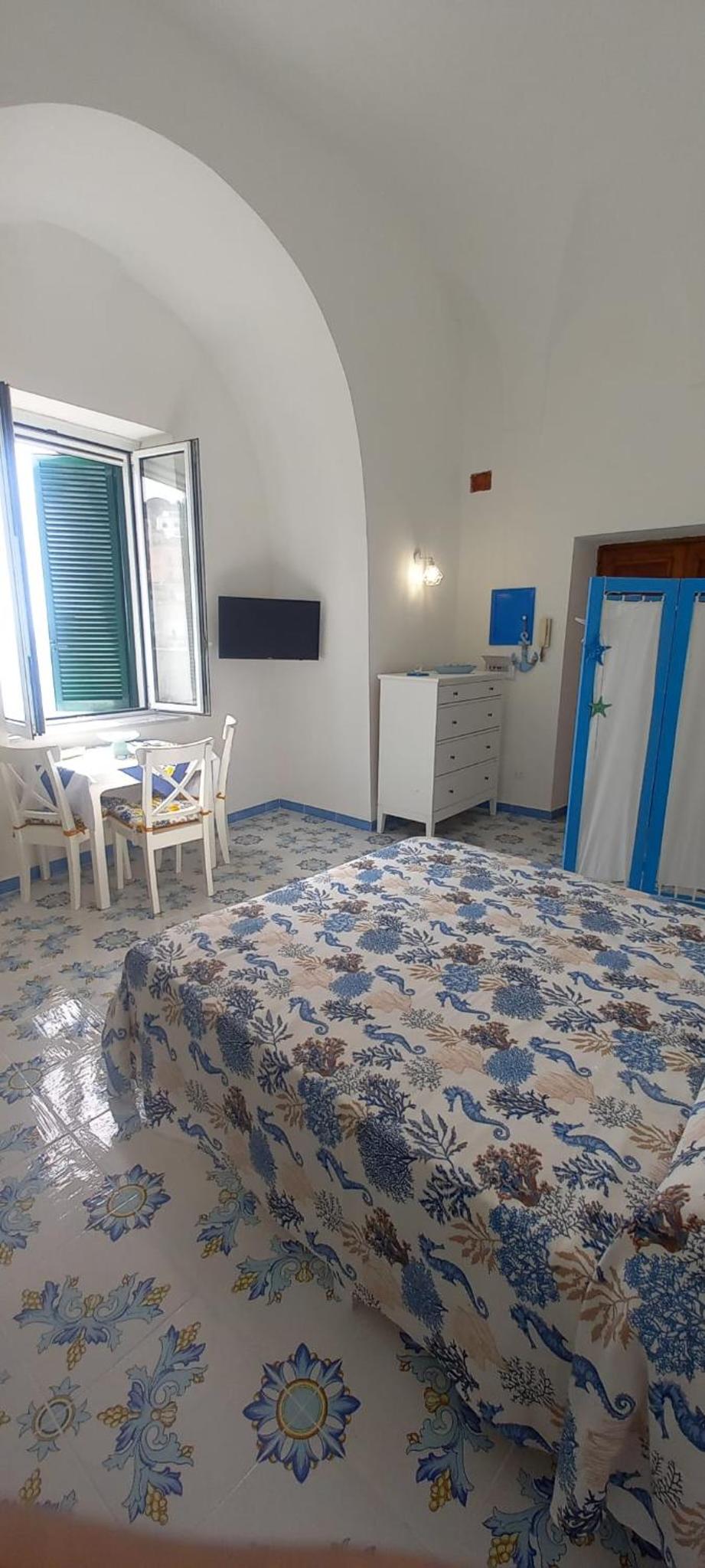 One-Bedroom House photo 1