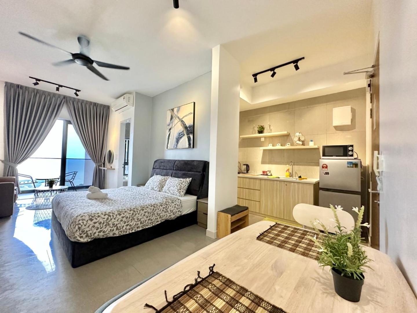 Studio with Sea View