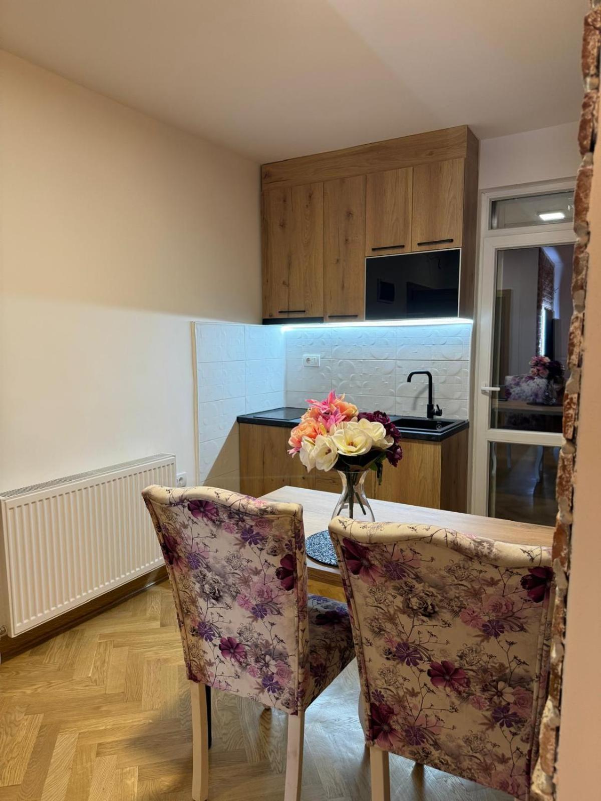Two-Bedroom Deluxe Apartment with Balcony photo 3