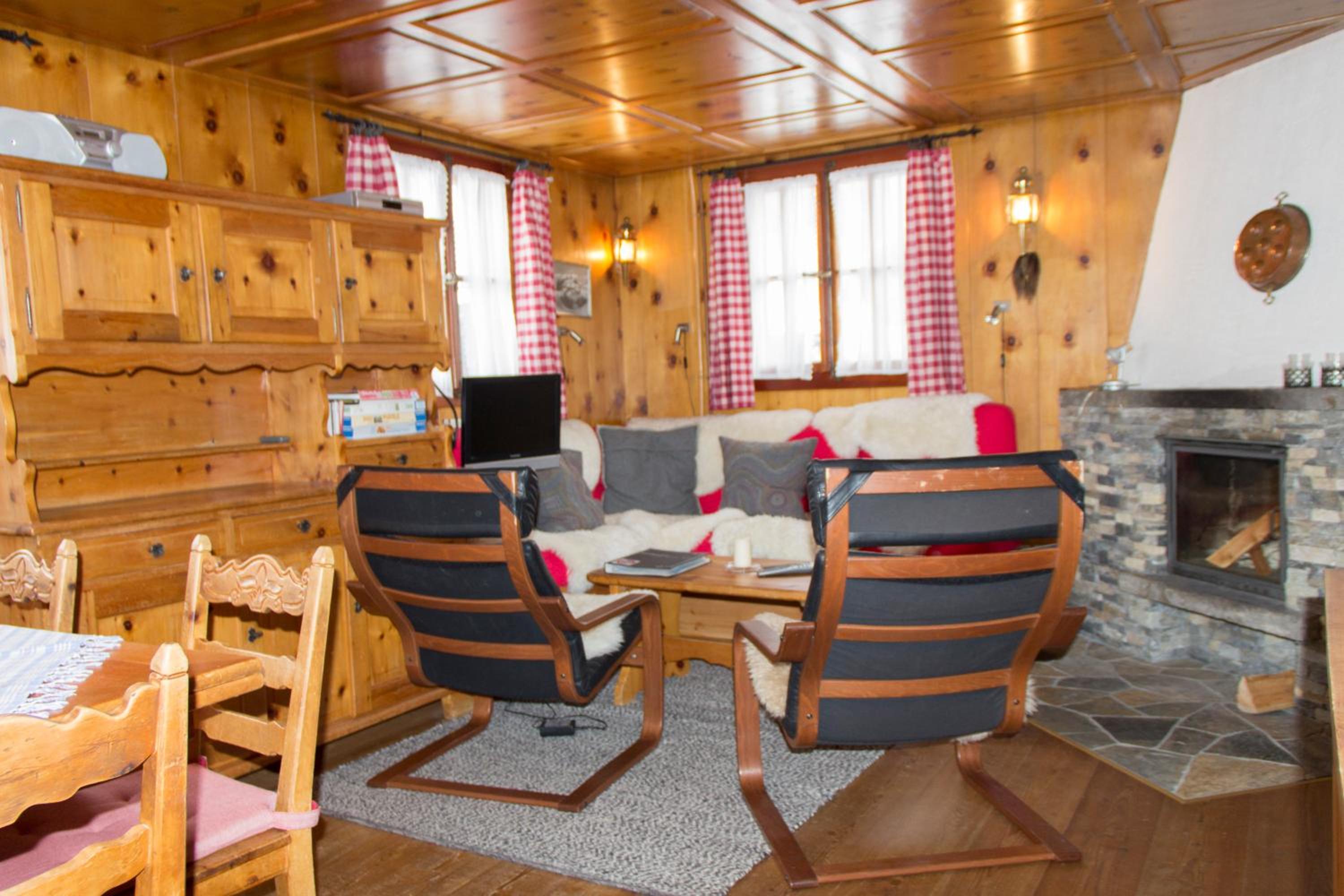 Three-Bedroom Chalet photo 1