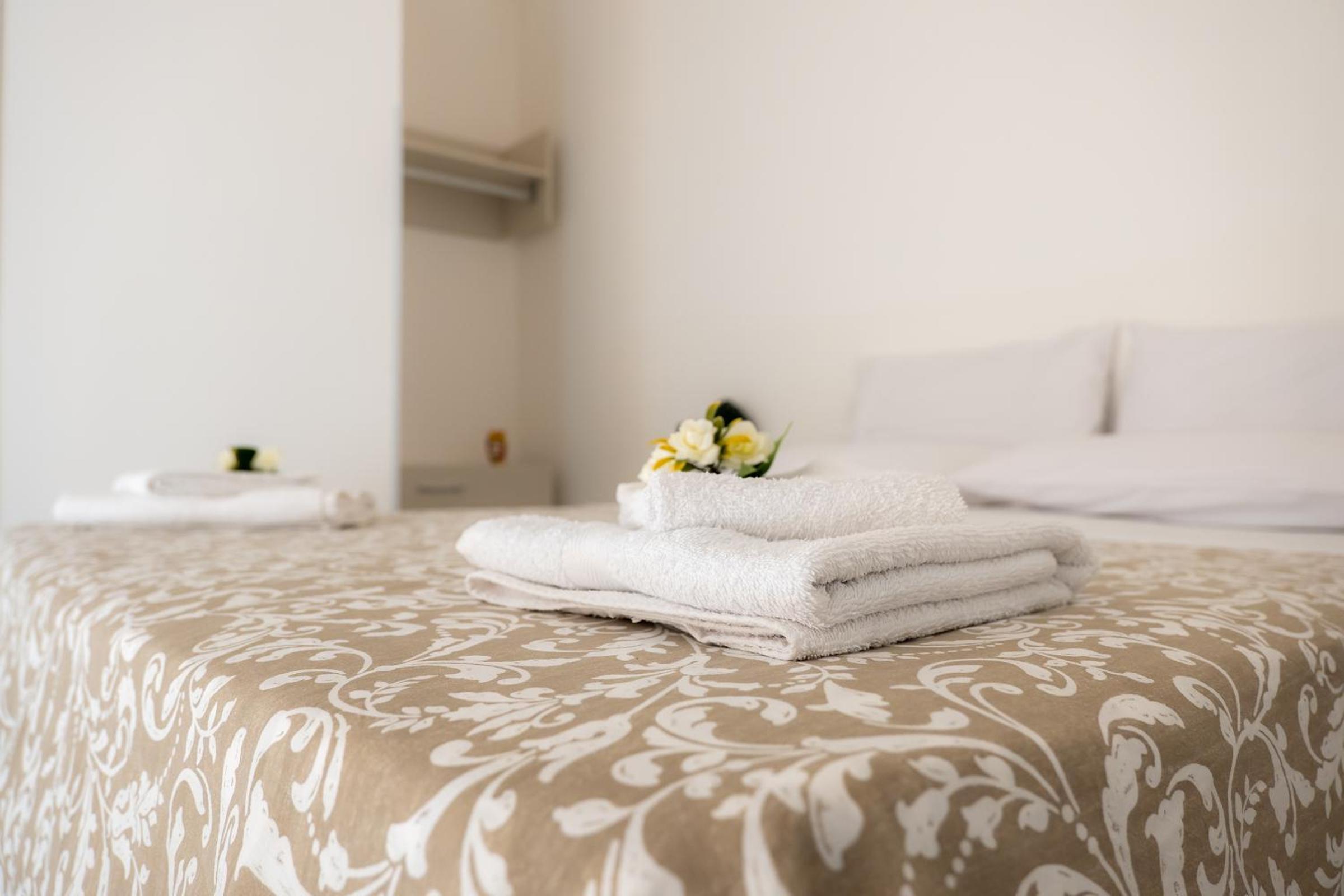 Double Room with Private Bathroom photo 1