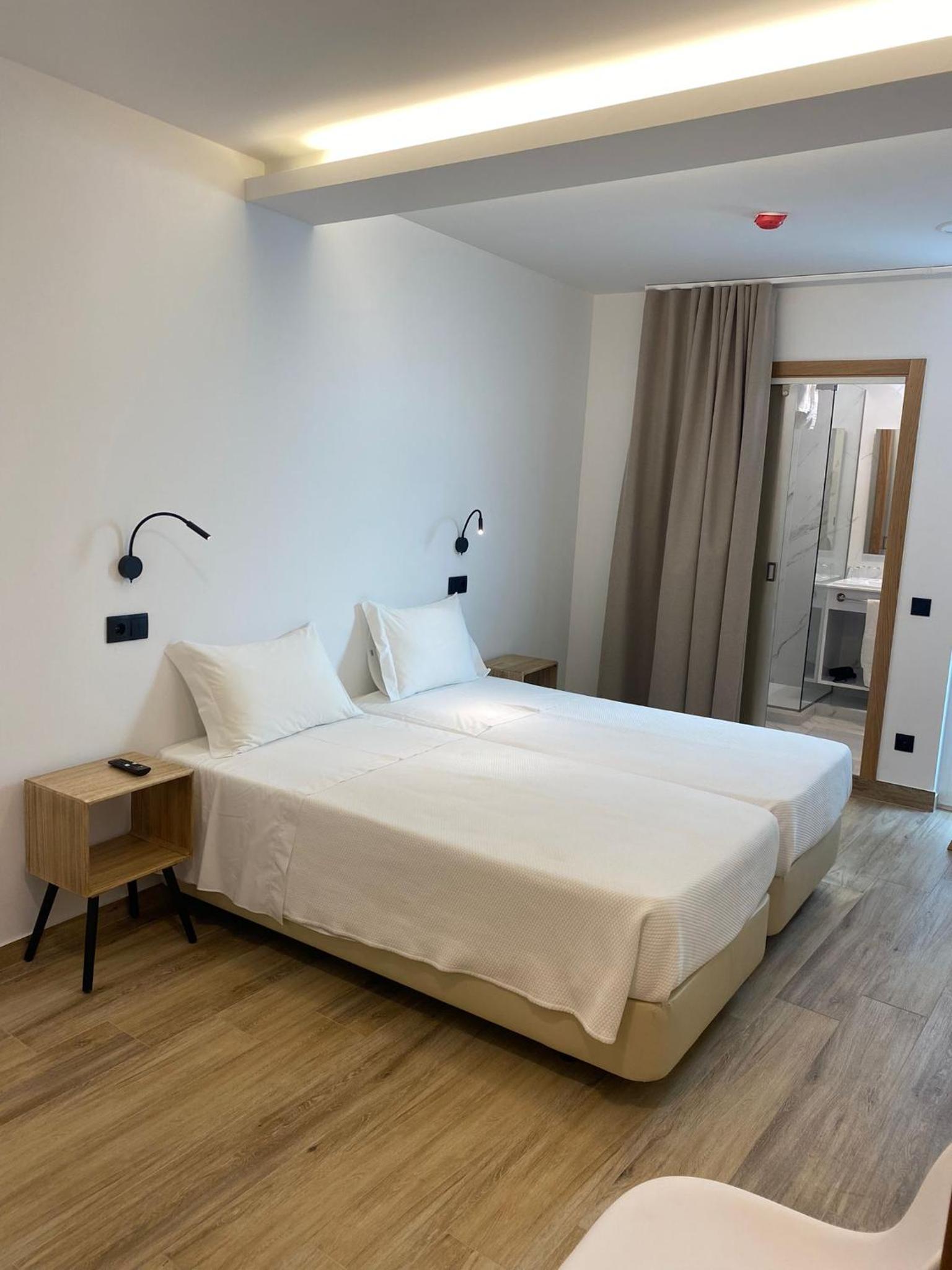 Economy Quadruple Room photo 2