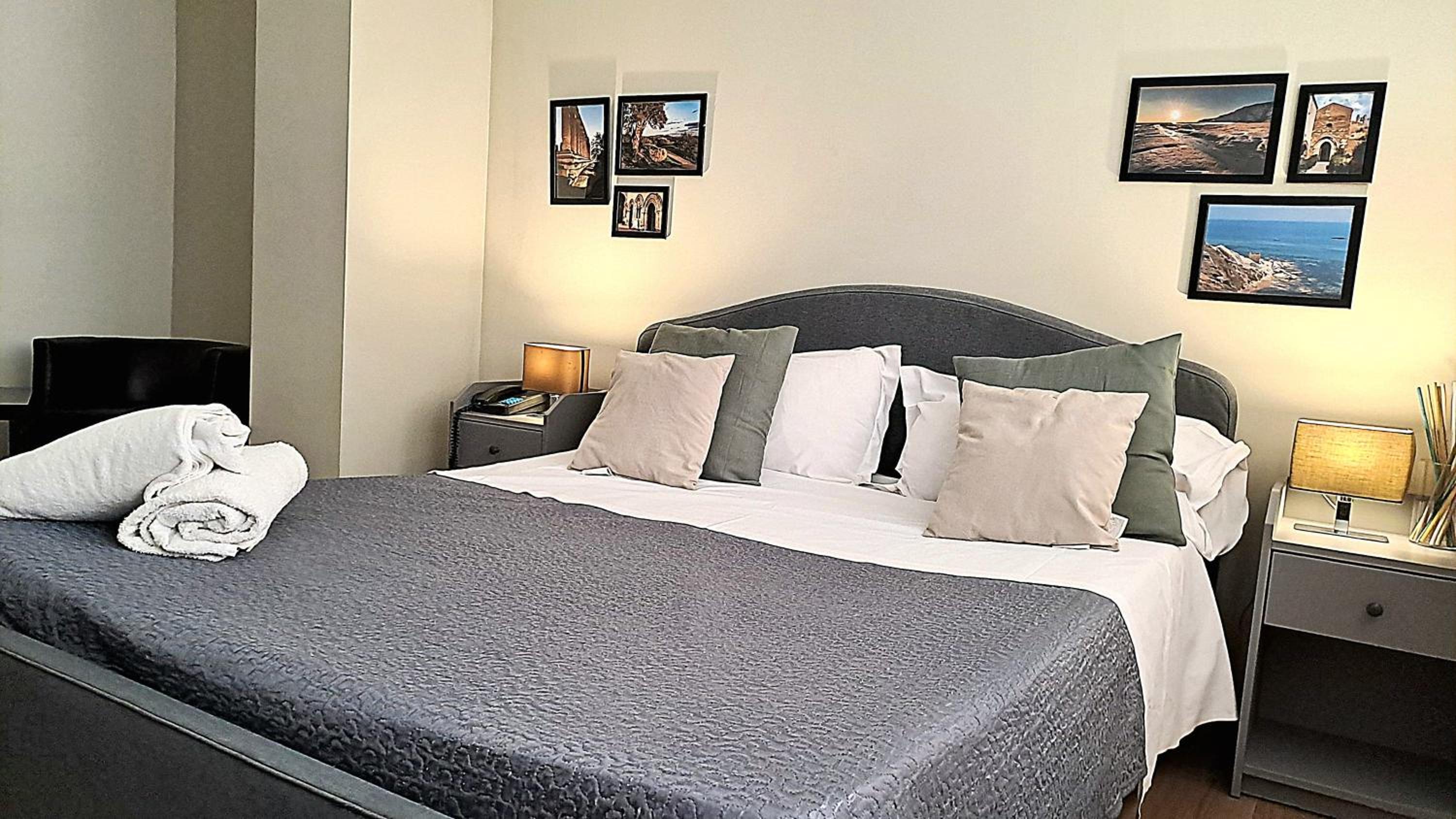 Double or Twin Room - Photo 10