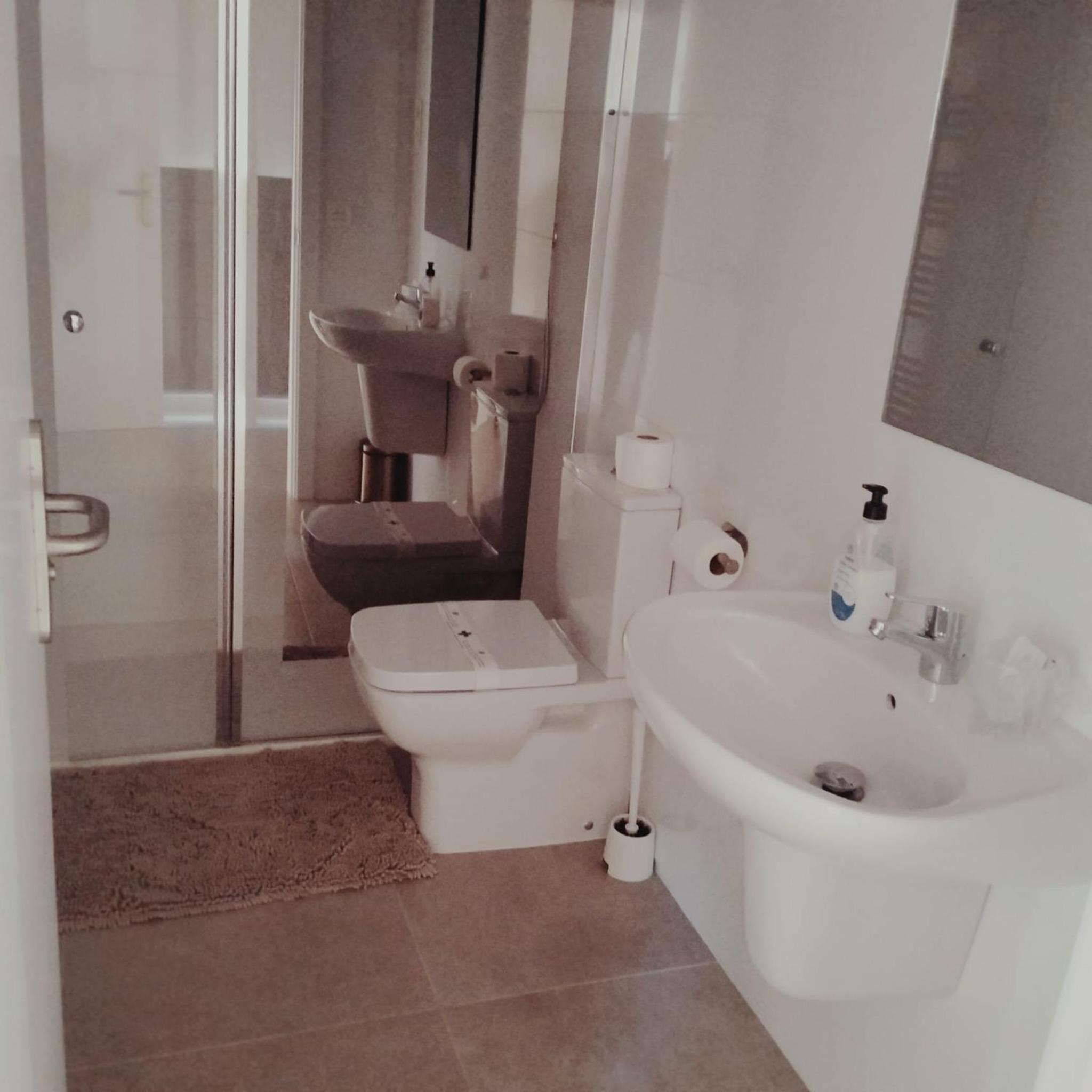 Single Room photo 3