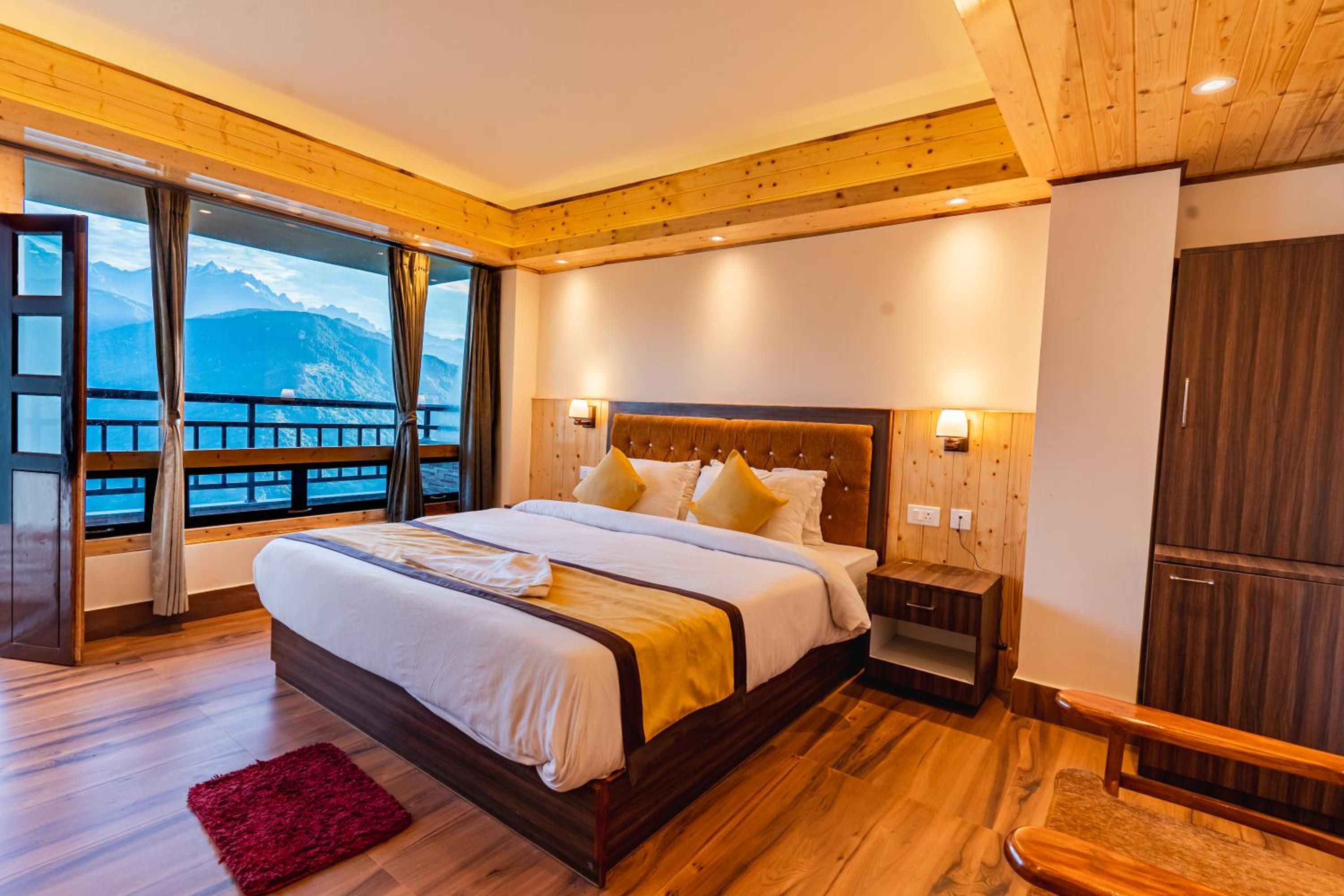 Double Room with Mountain View