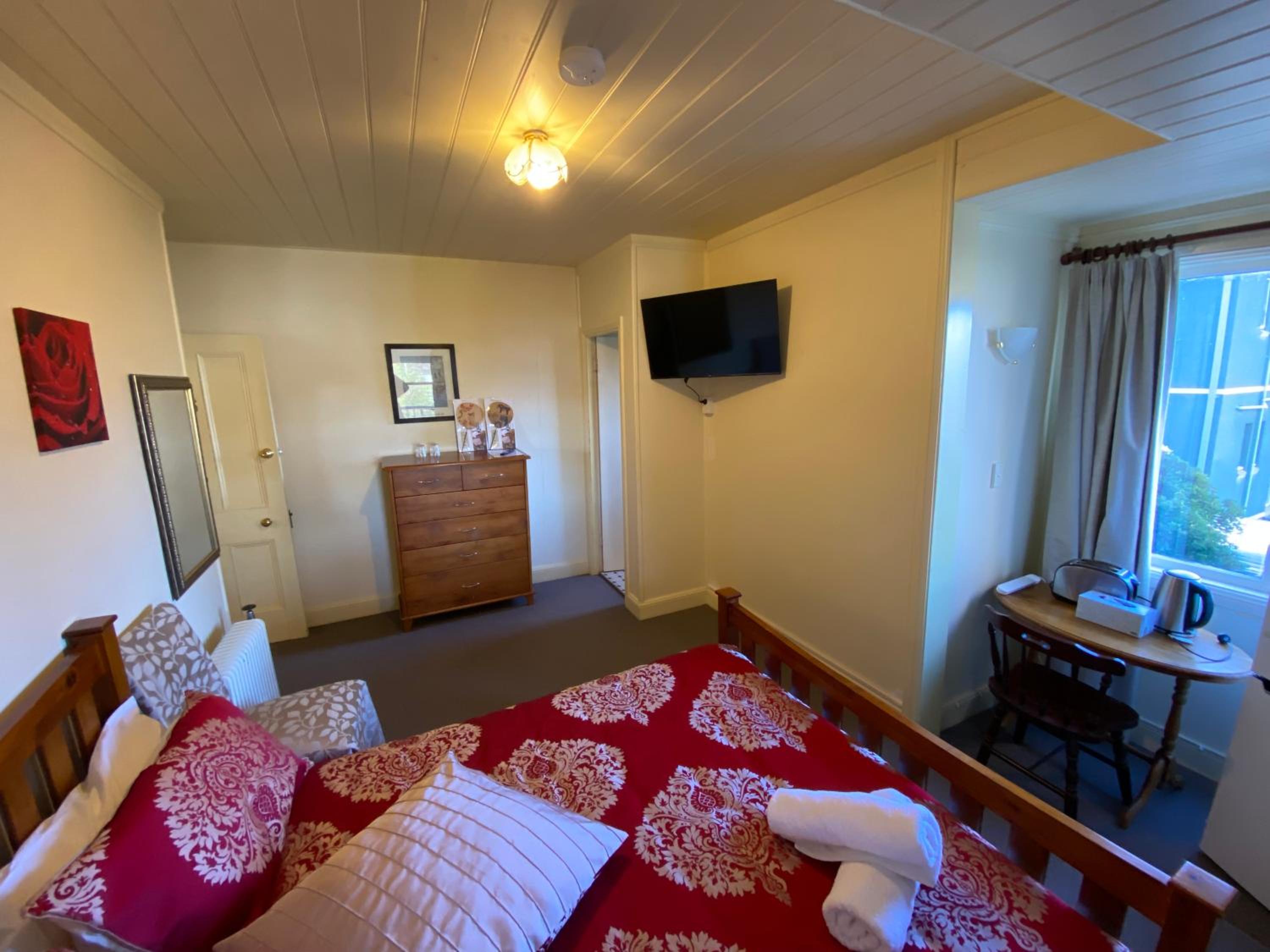Deluxe Queen Room