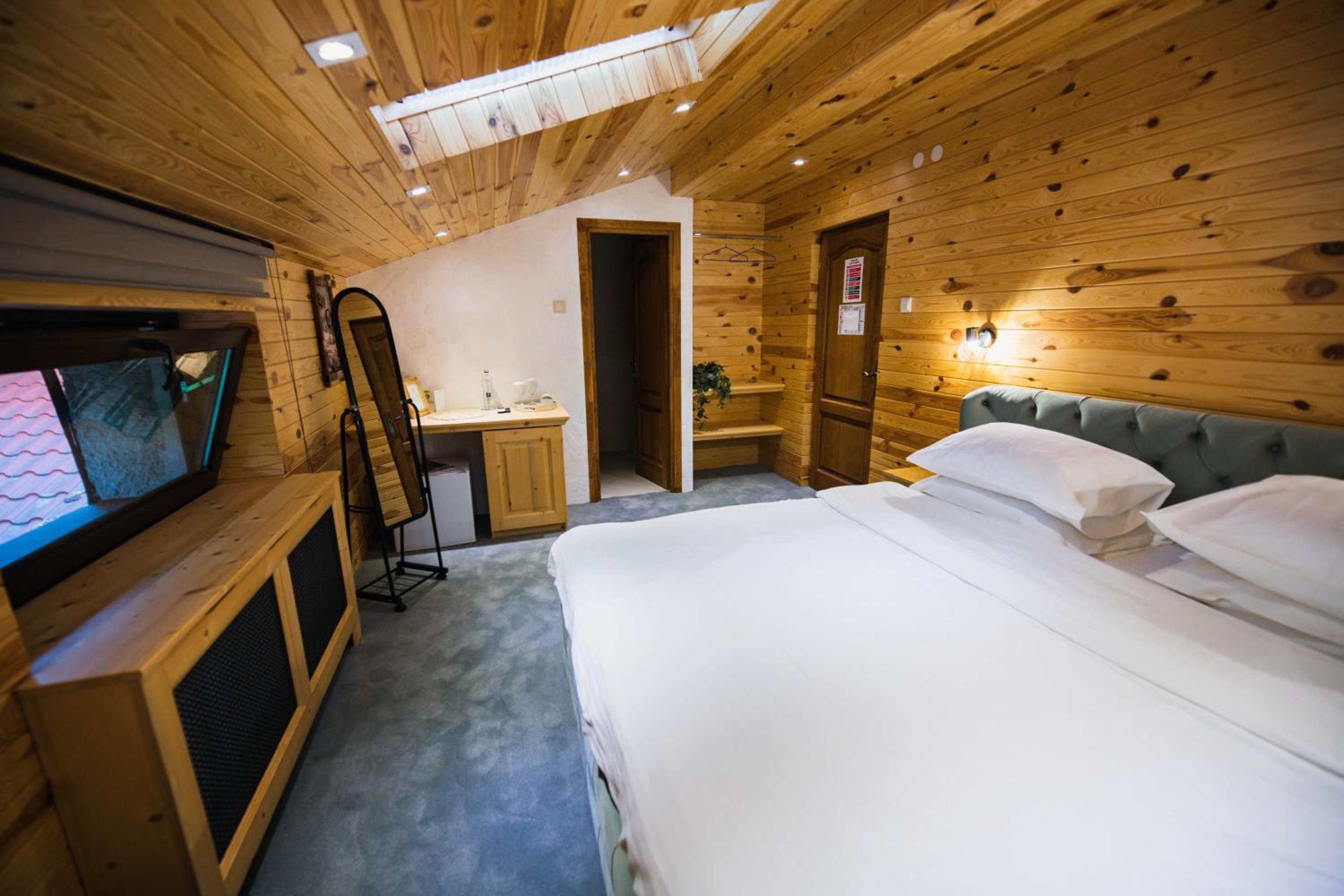 Deluxe Double Room - Photo 2