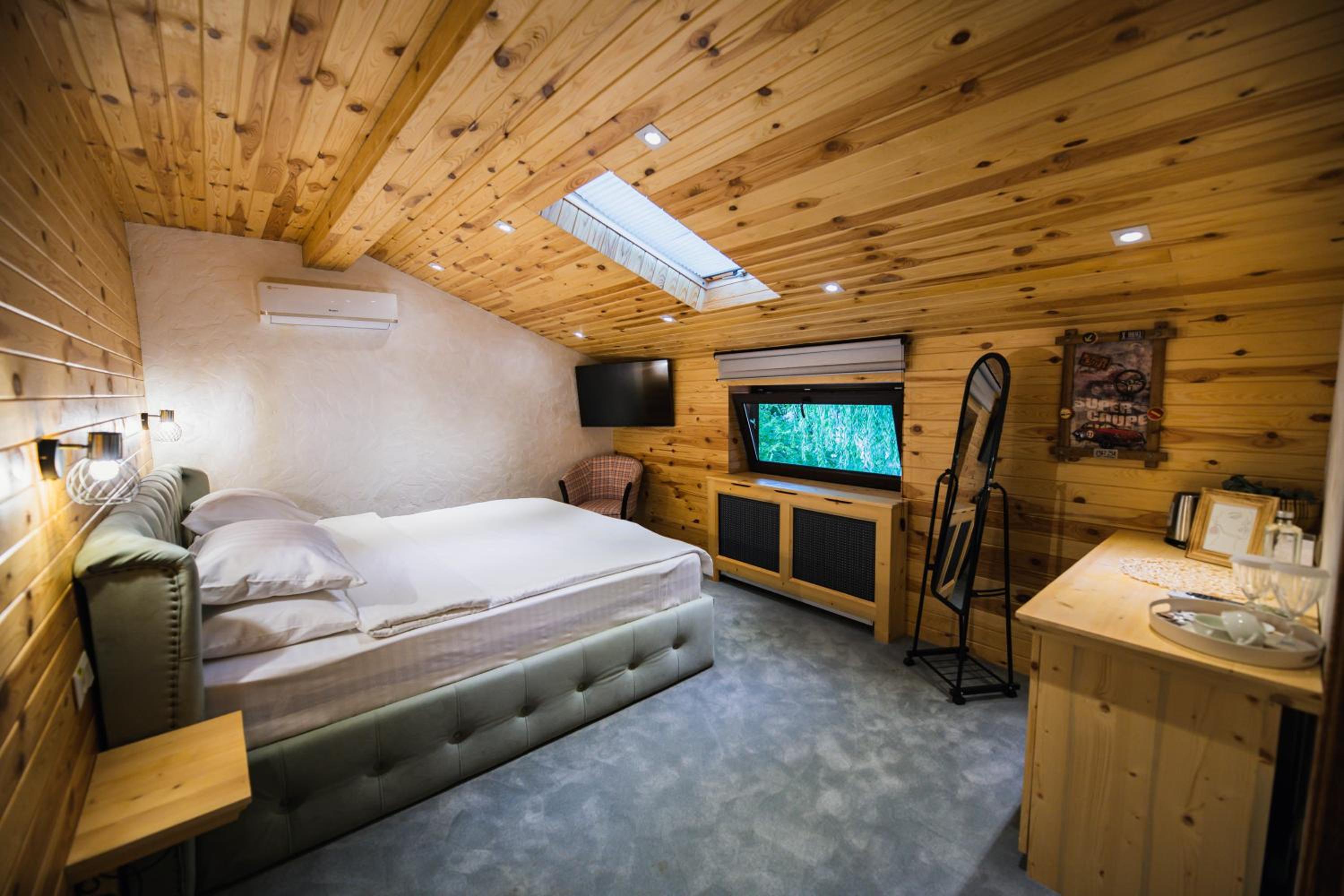 Deluxe Double Room - Photo 1