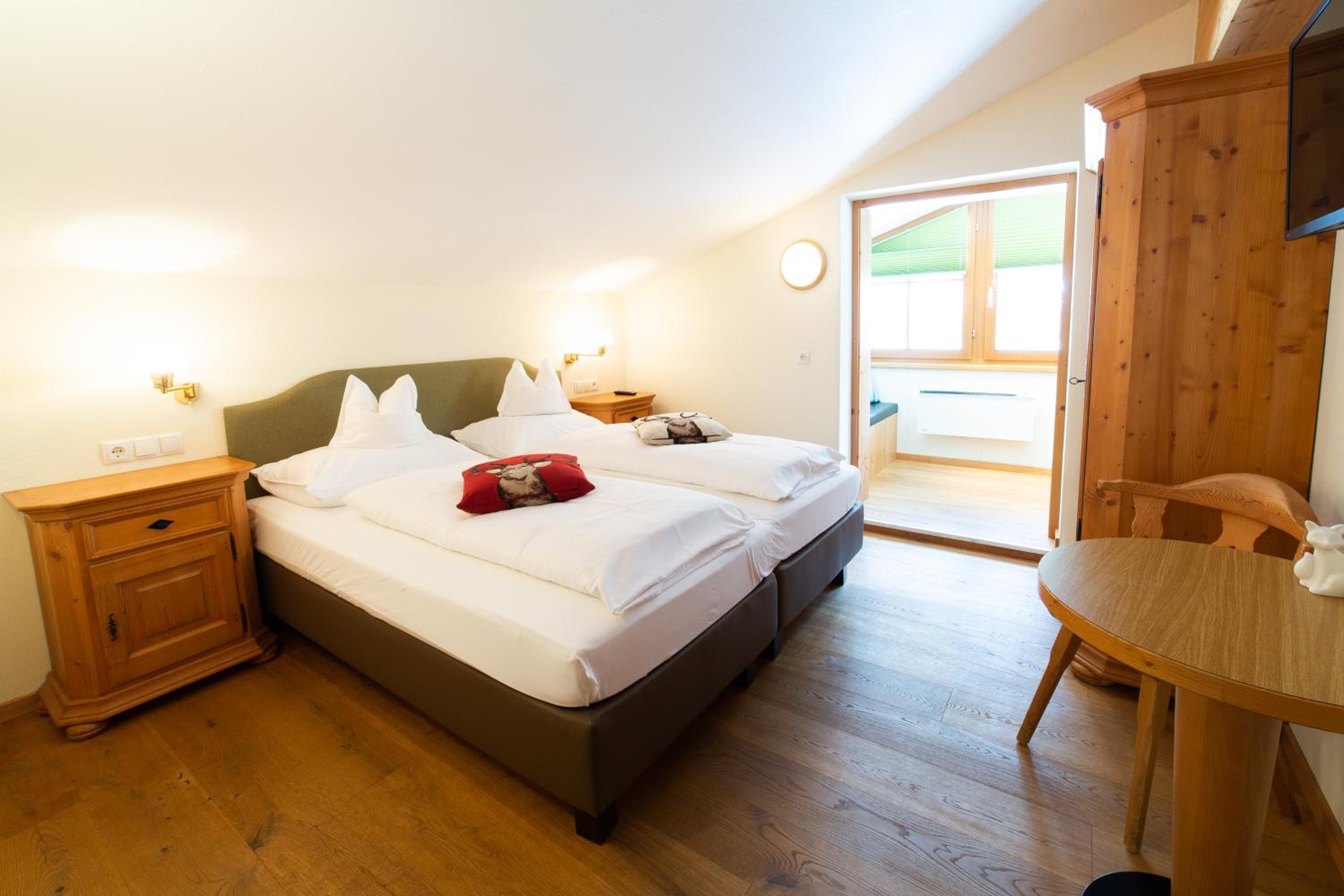 One-Bedroom Apartment (2 - 4 Adults) - Photo 1