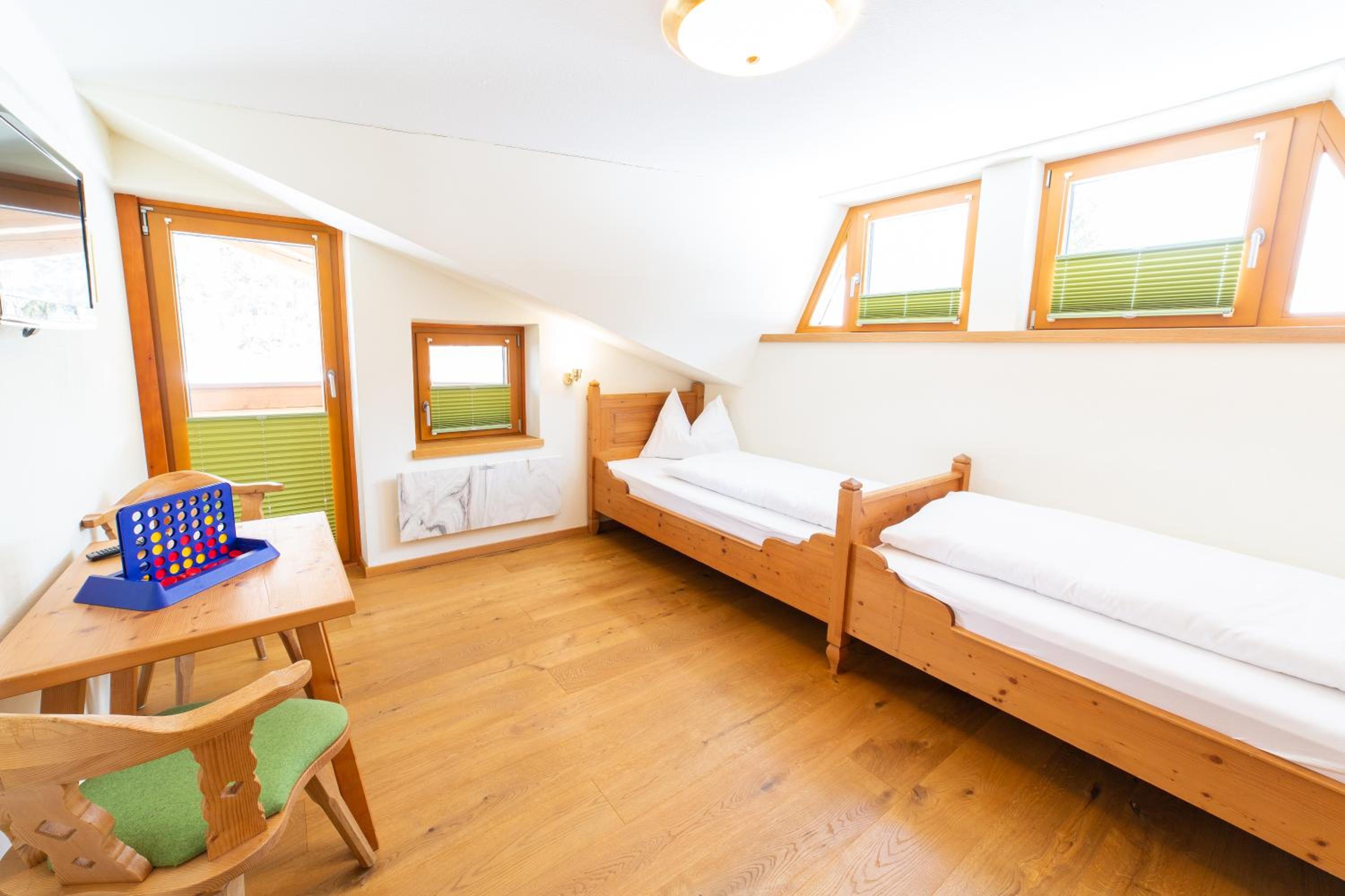 One-Bedroom Apartment (2 - 4 Adults) - Photo 2