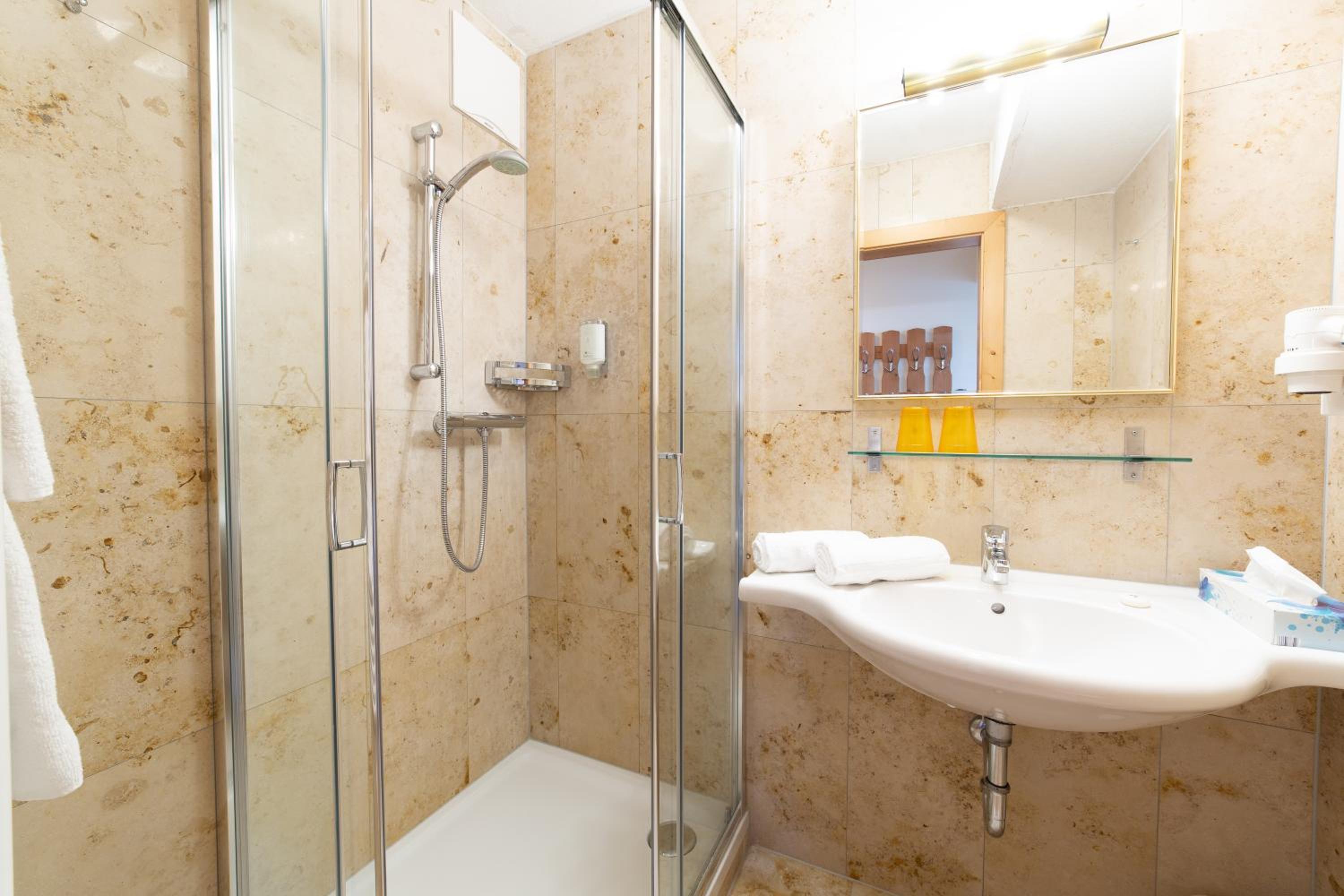 One-Bedroom Apartment (2 - 4 Adults) - Photo 3