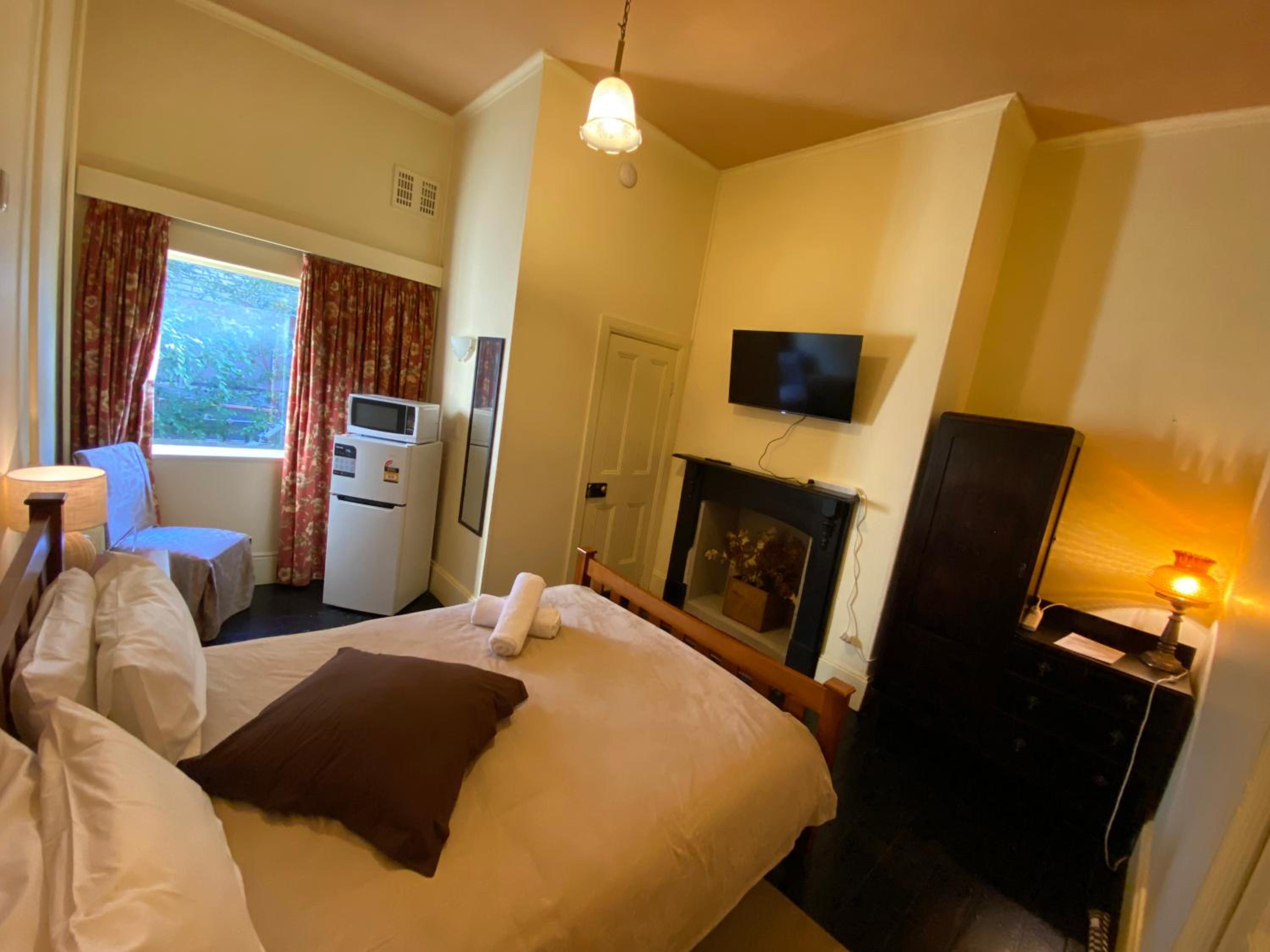 Standard Queen Room