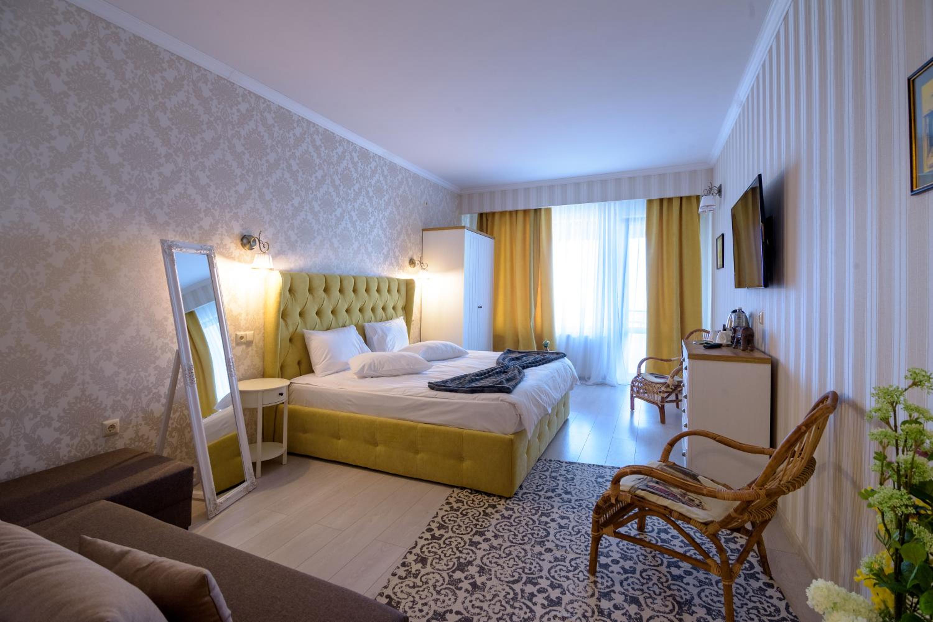 King Room with Balcony - Photo 1