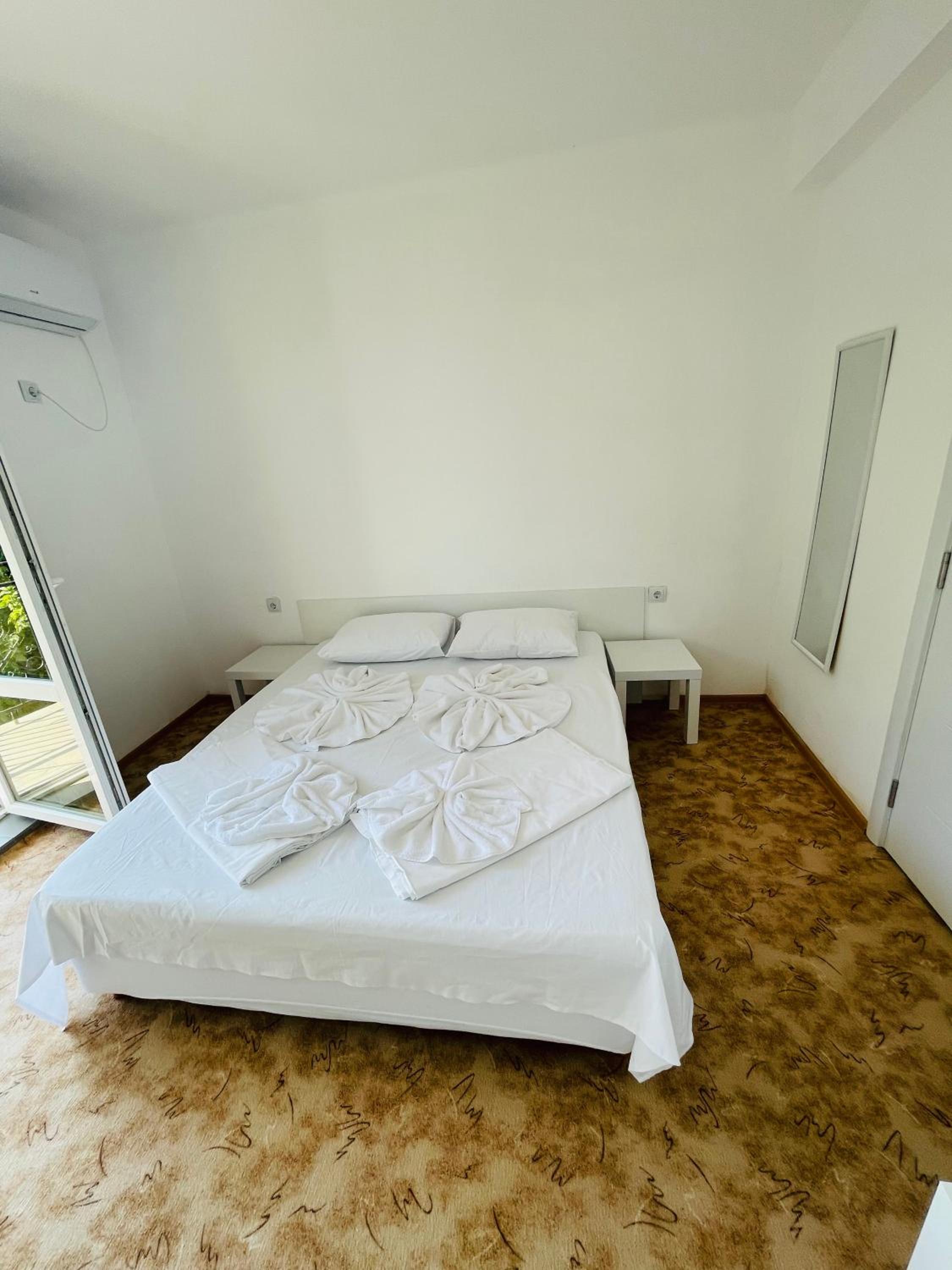 Double or Twin Room with Balcony photo 1