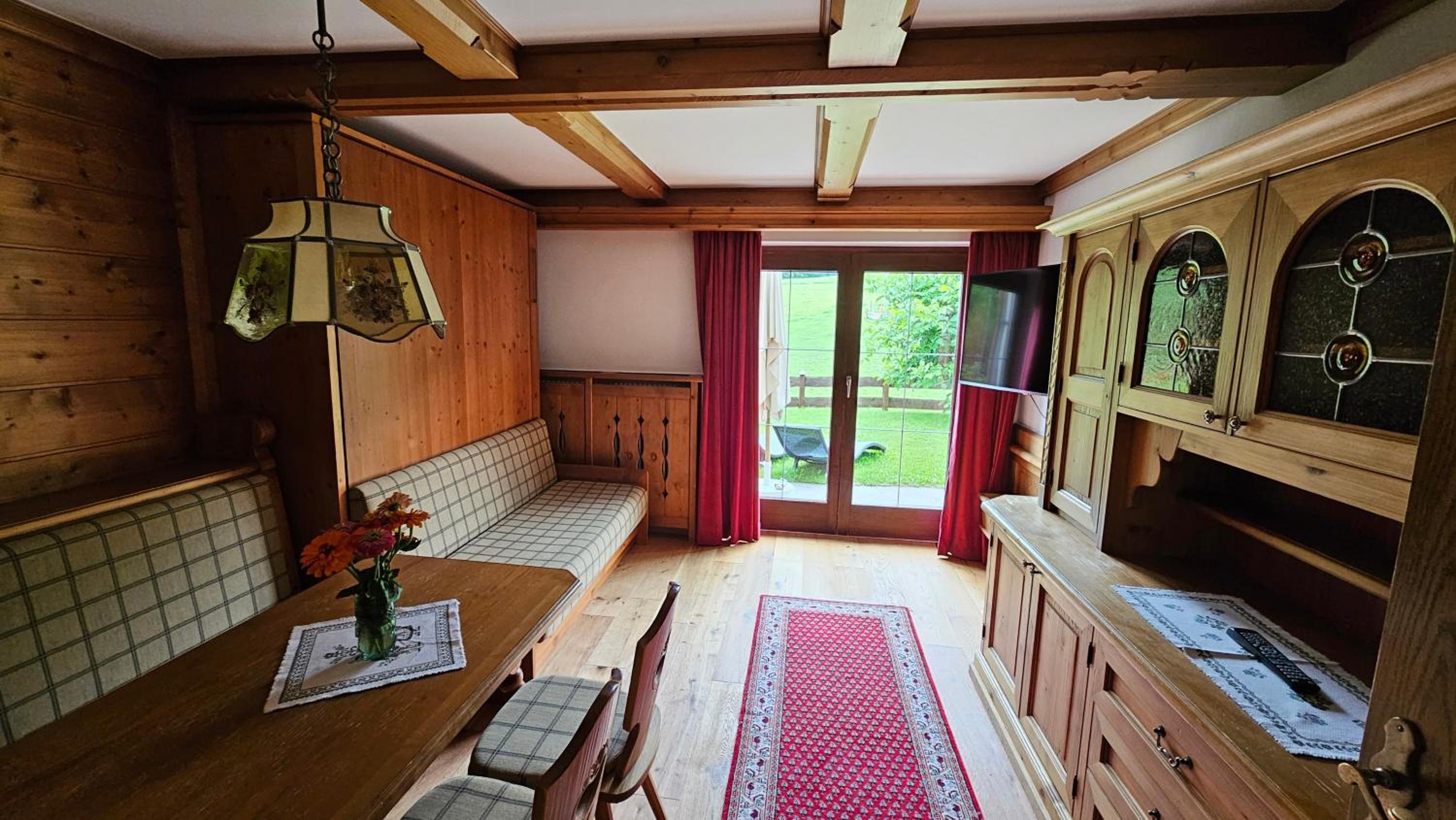 One-Bedroom Apartment with Terrace photo 1