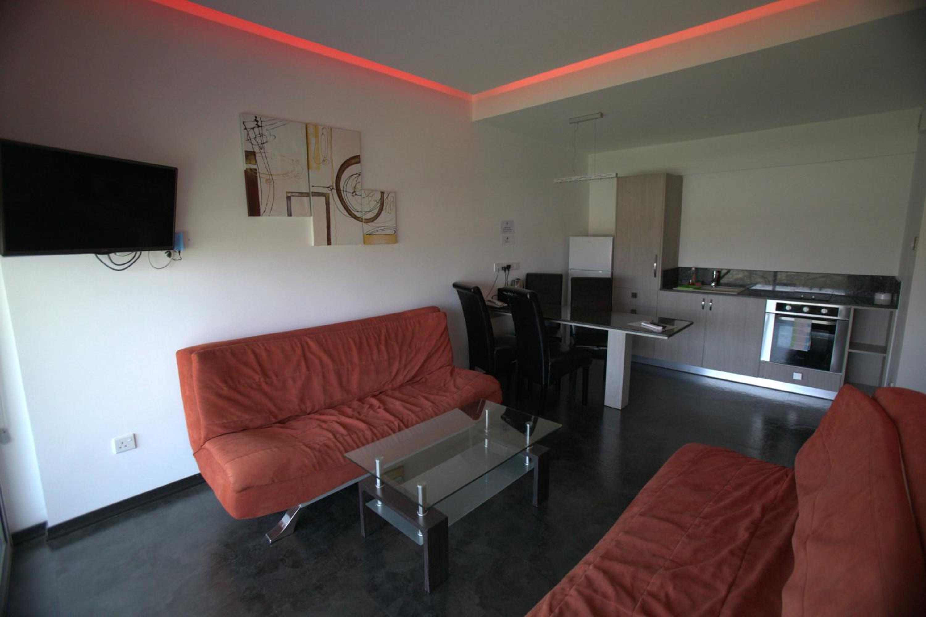 One-Bedroom Suite photo 2