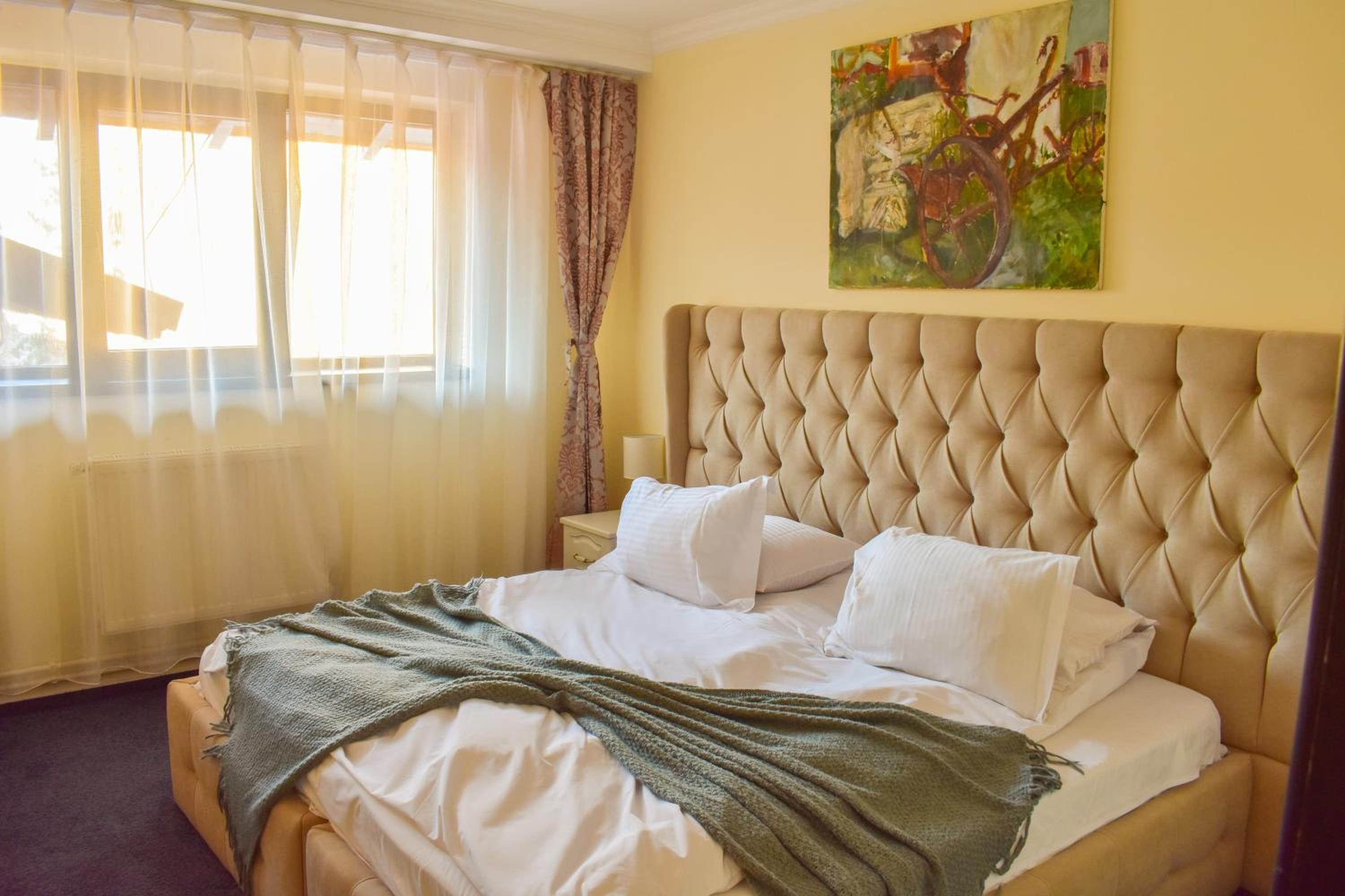 Deluxe Double or Twin Room - Photo 2