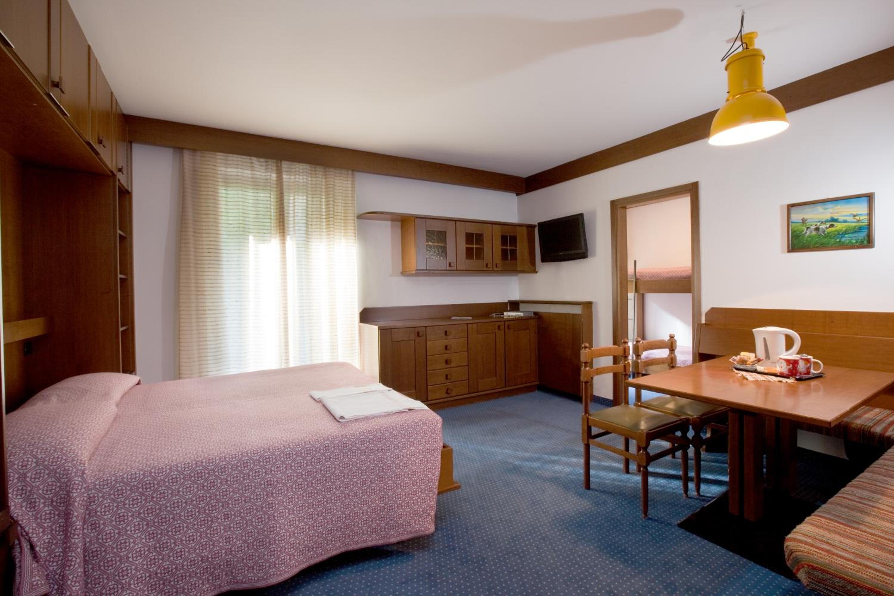 Quadruple Room with Balcony photo 1