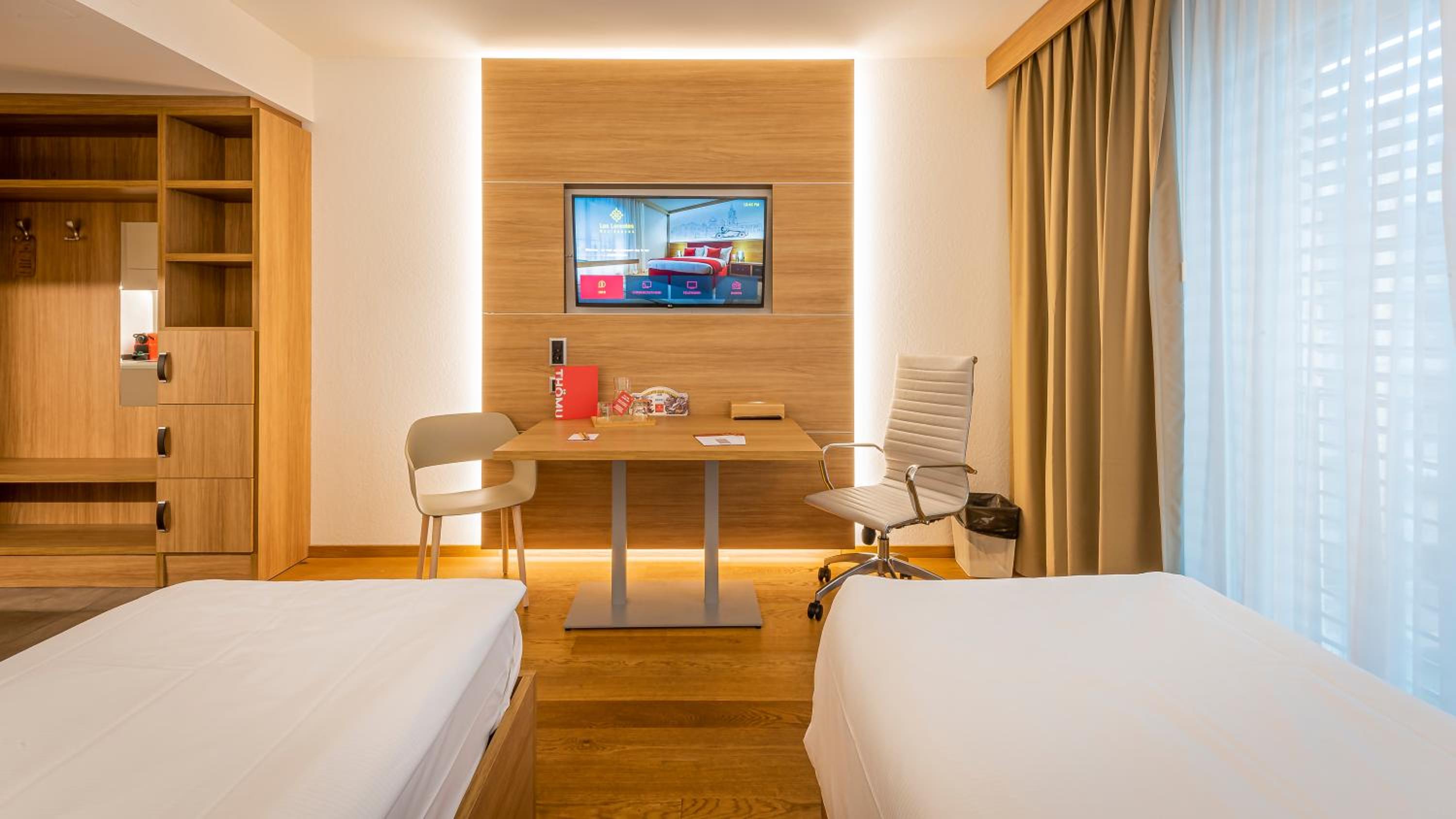 Deluxe Courtyard Junior Suite with Kitchenette - Disability Access - Photo 11