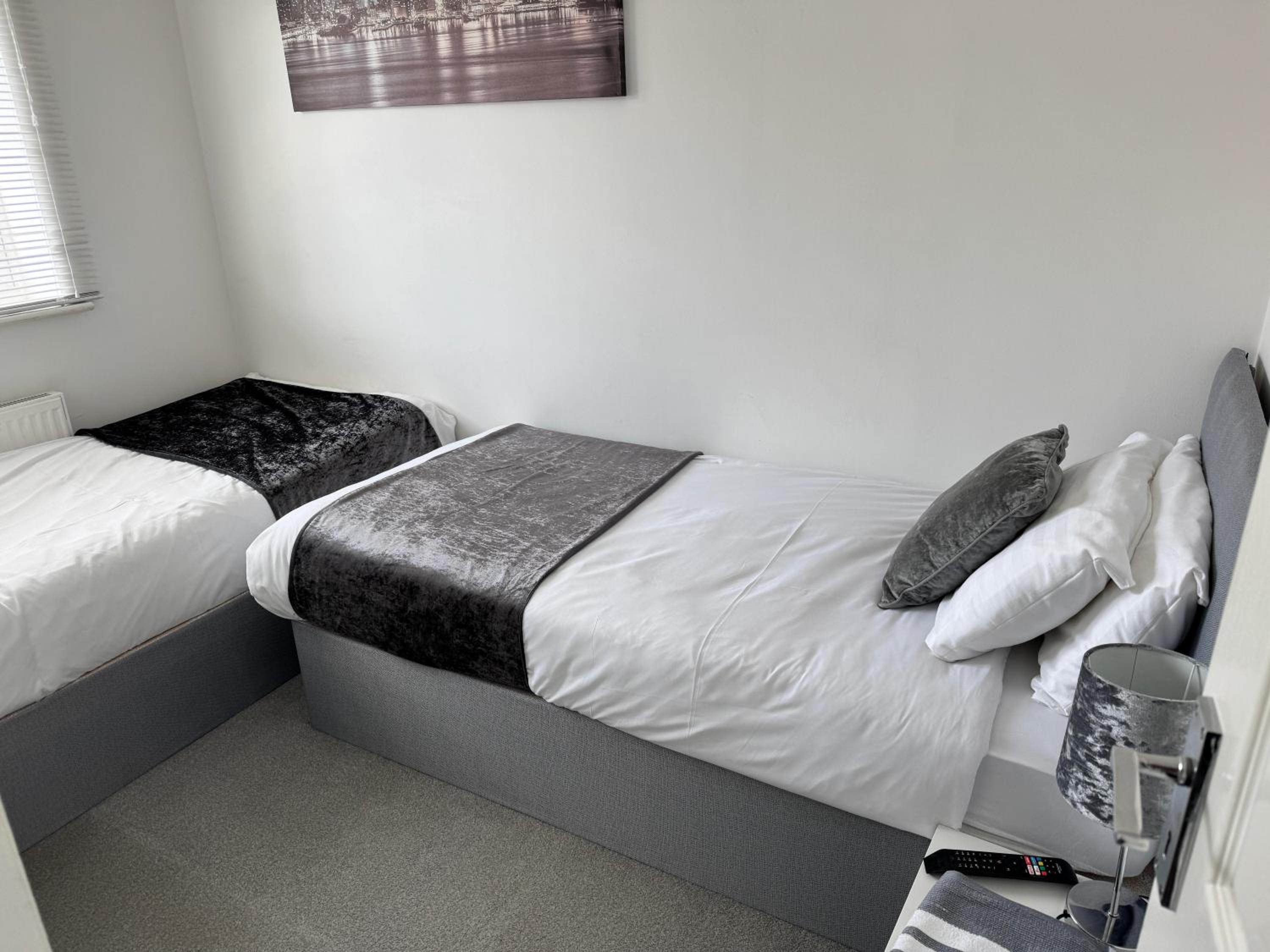 Three-Bedroom Apartment - Photo 46