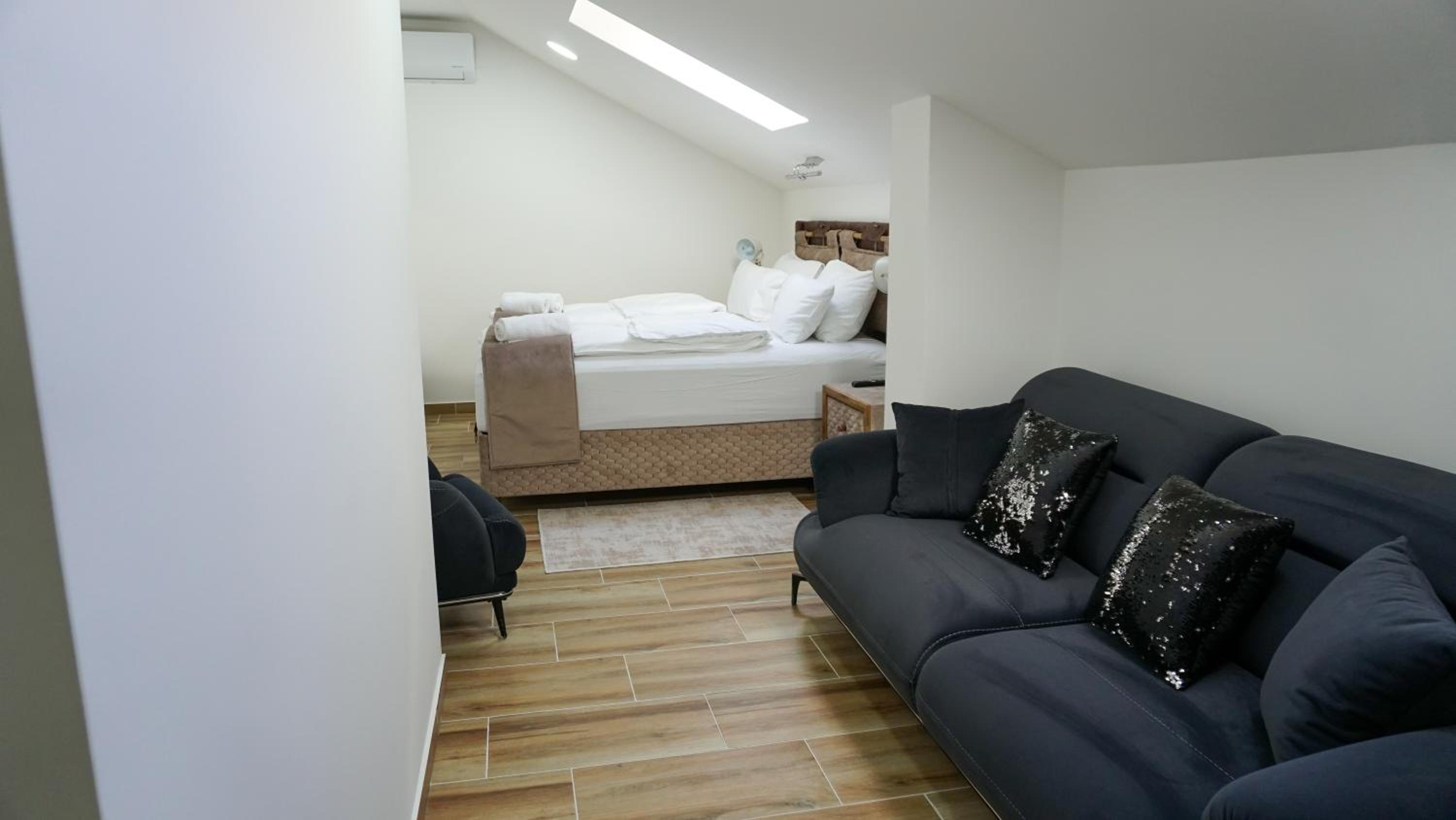 One-Bedroom Superior Apartment photo 3