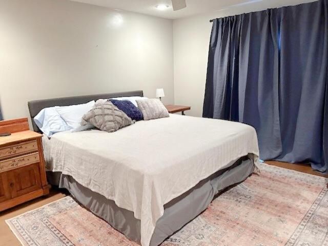 Three-Bedroom House photo 3