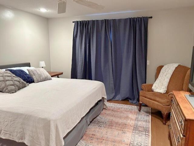 Three-Bedroom House photo 2