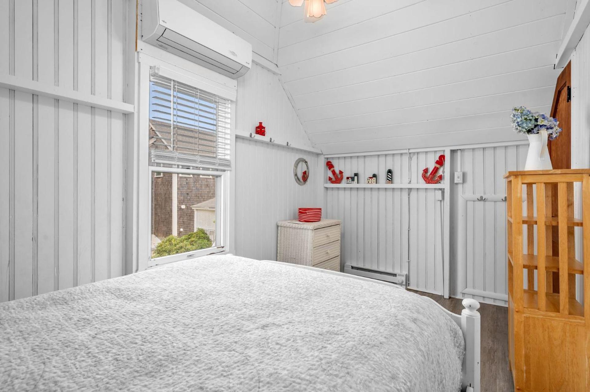 Three-Bedroom House photo 2