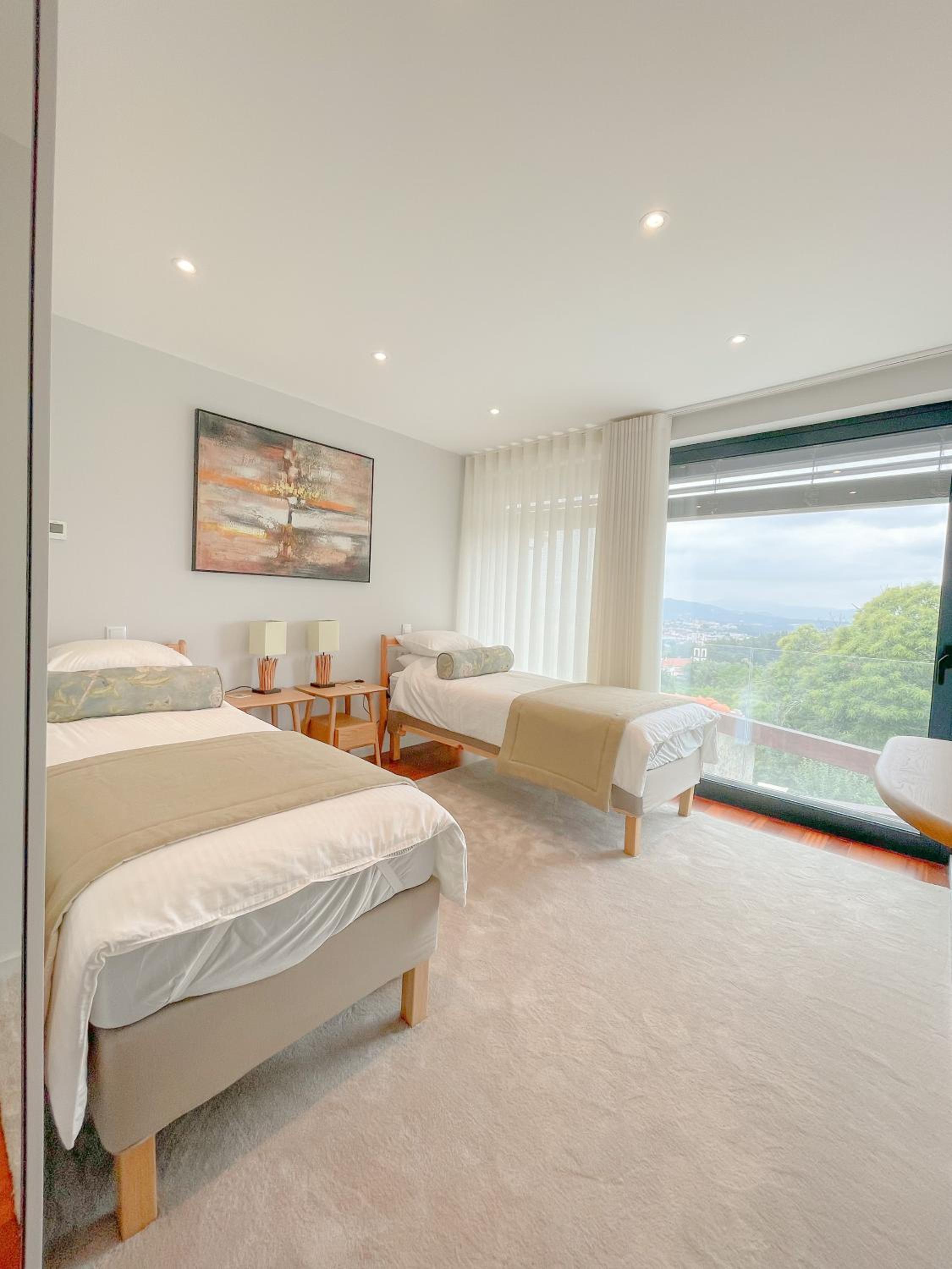 Deluxe Double or Twin Room with Pool View photo 3