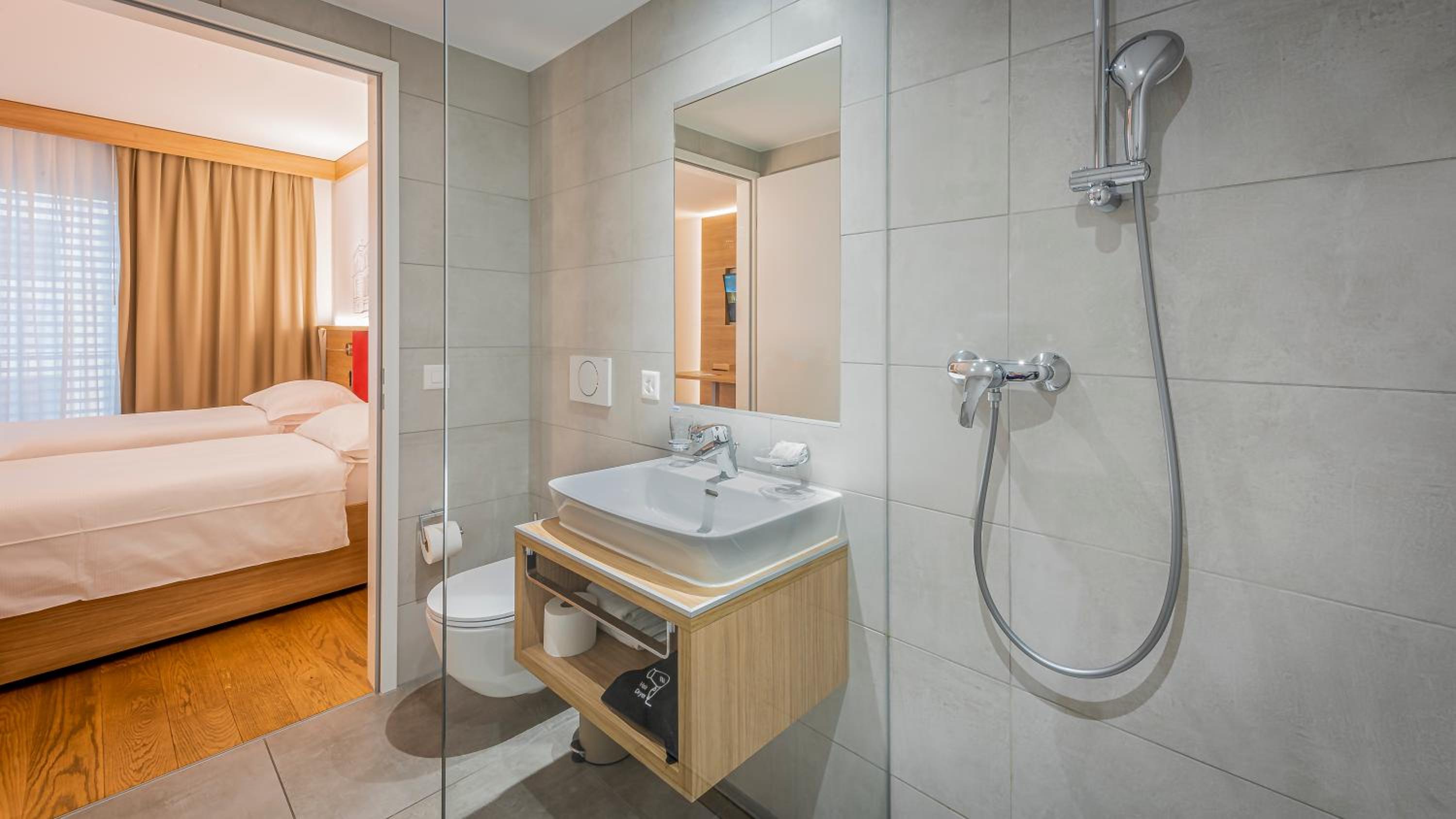 Superior Twin Room with Kitchenette - Photo 25