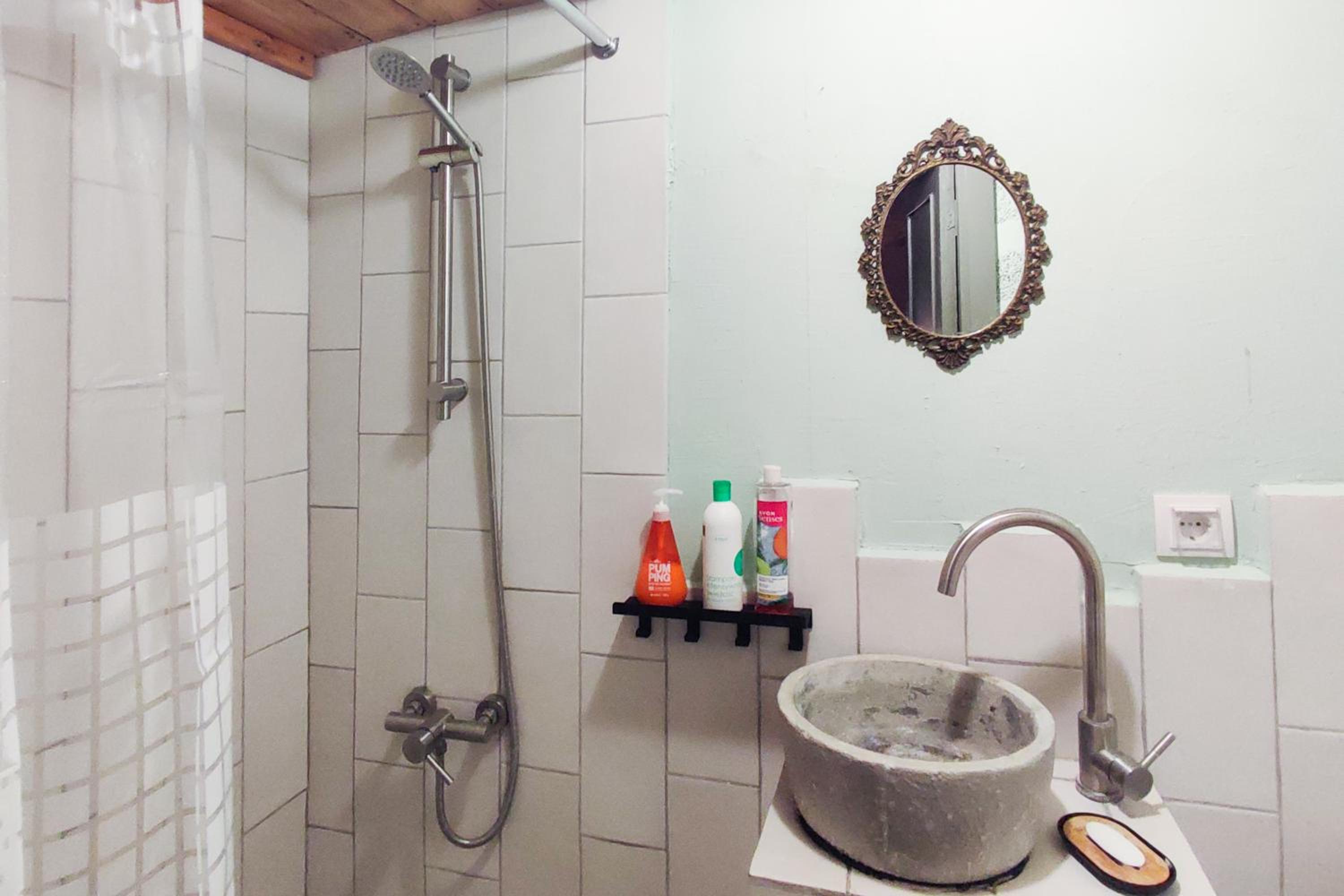 Deluxe Double Room with Shower