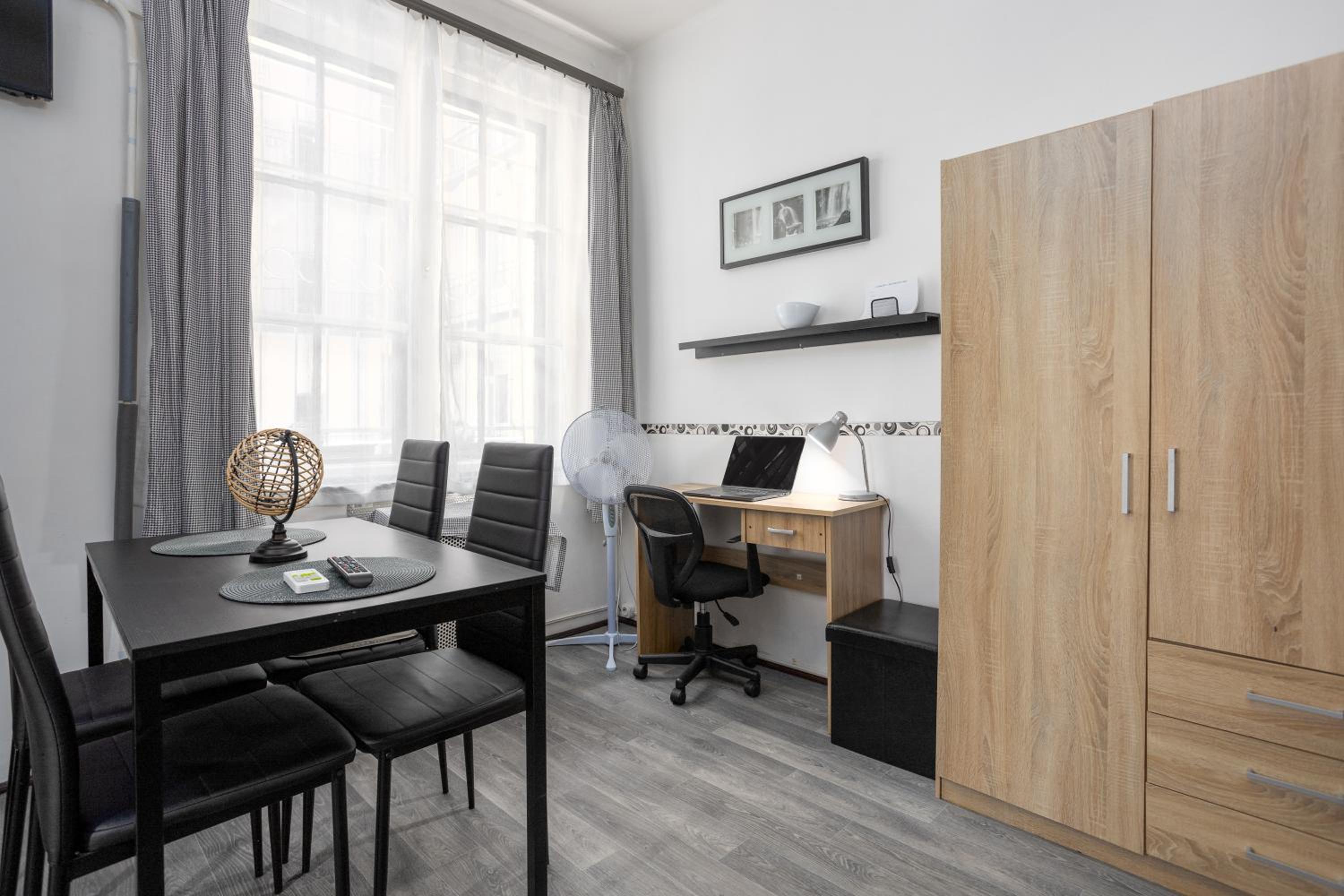 One-Bedroom Apartment - Photo 79