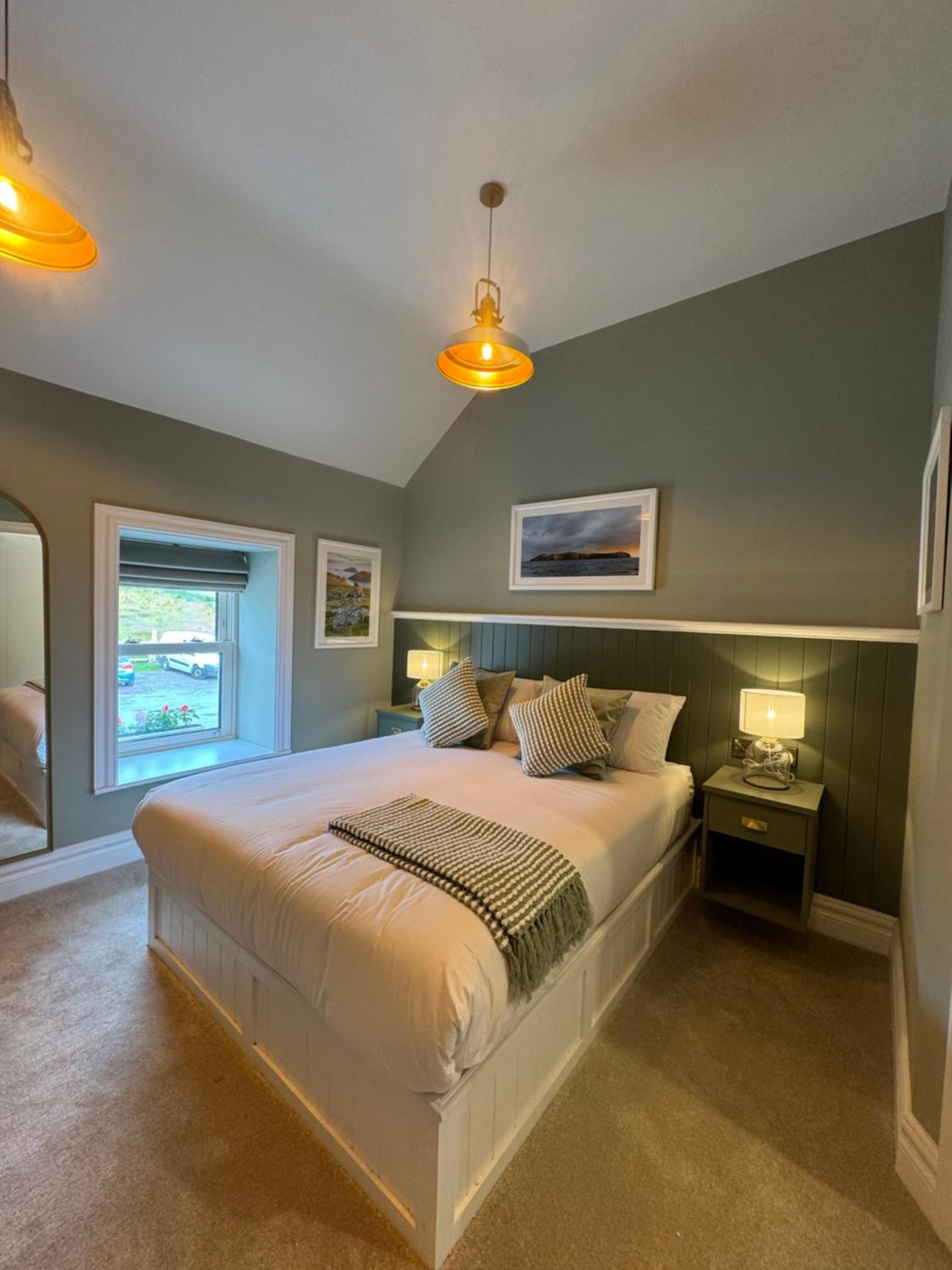 Deluxe King Room photo 2