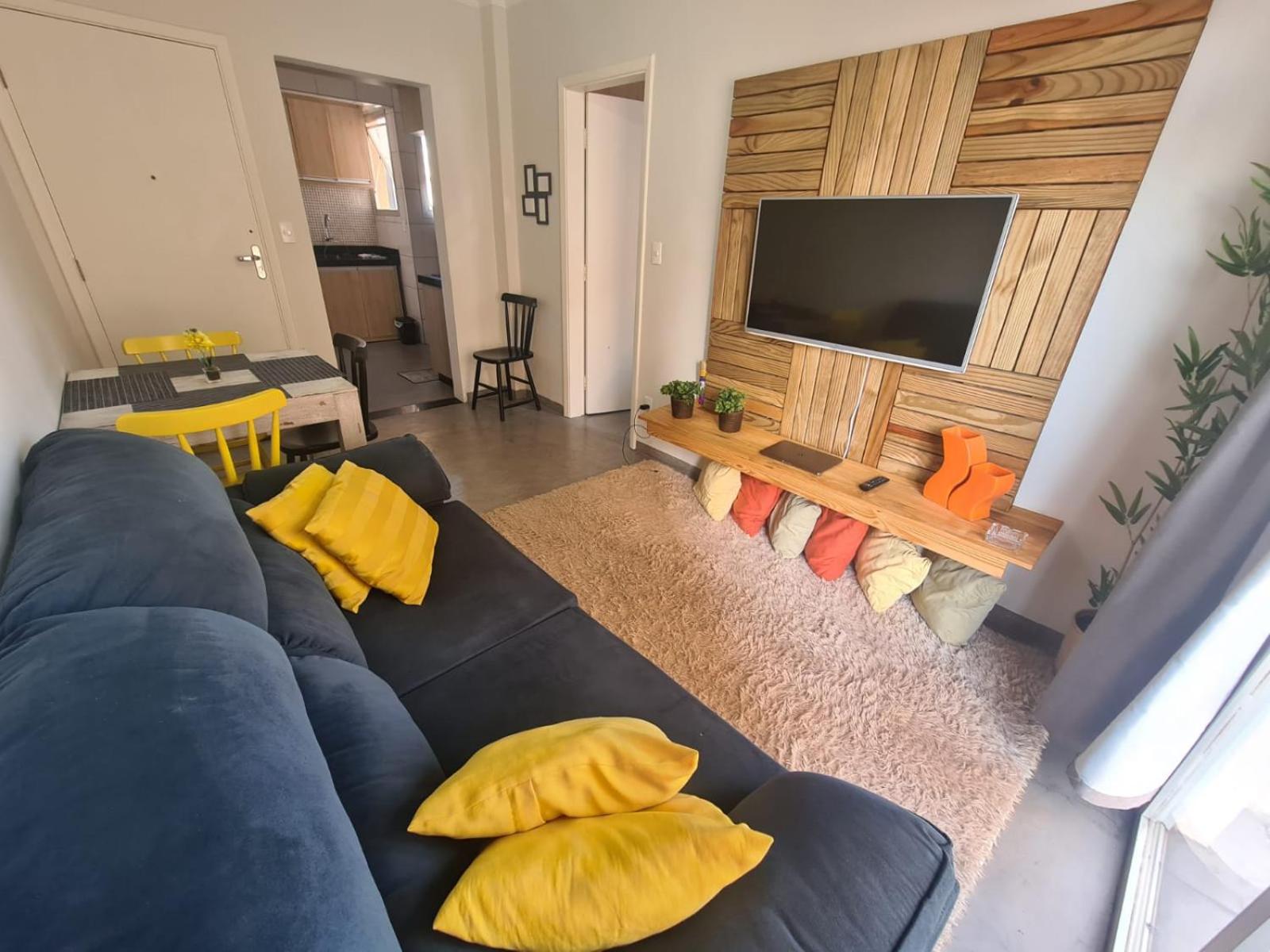 One-Bedroom Apartment photo 1
