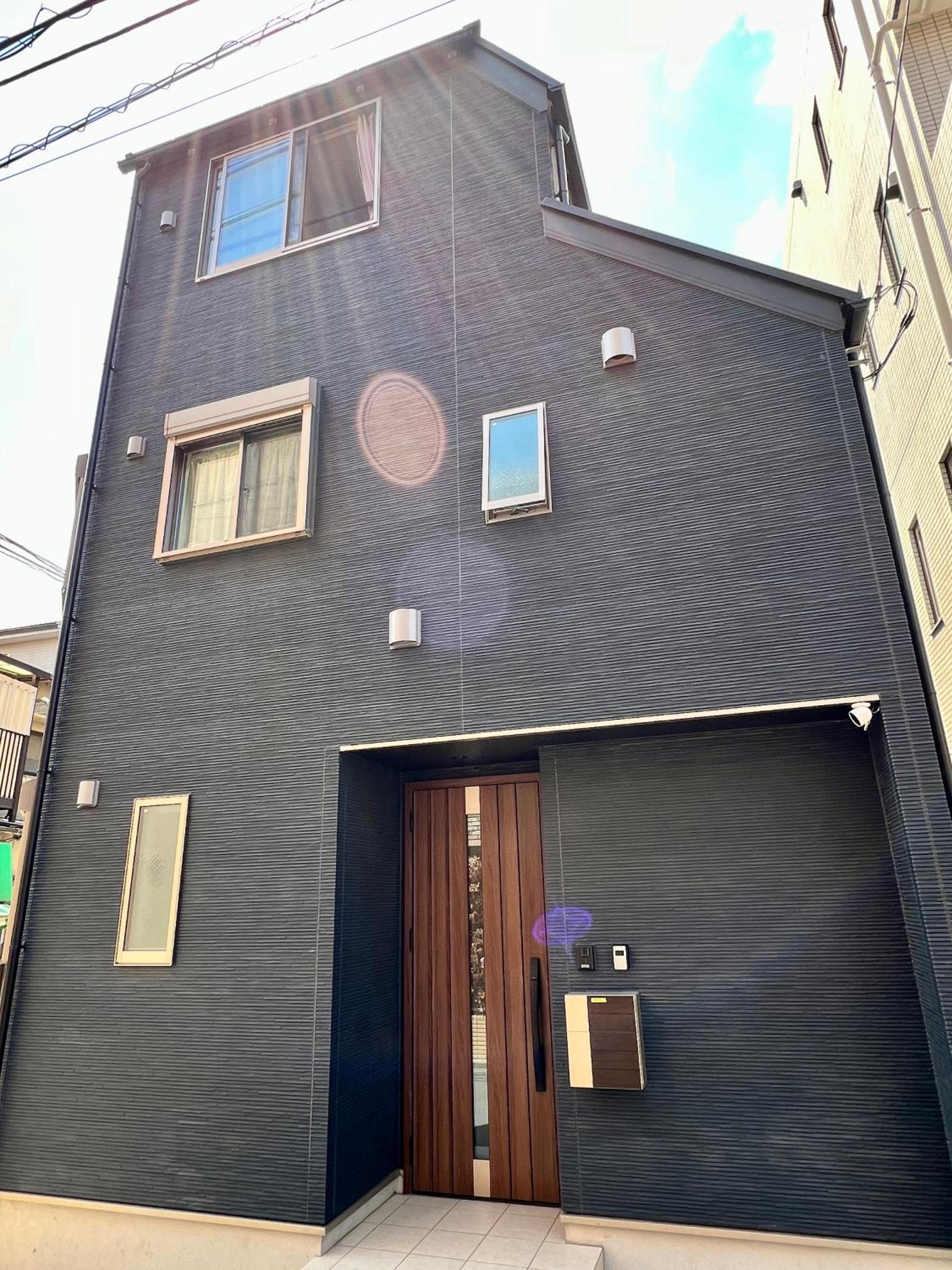Three-Bedroom House photo 2