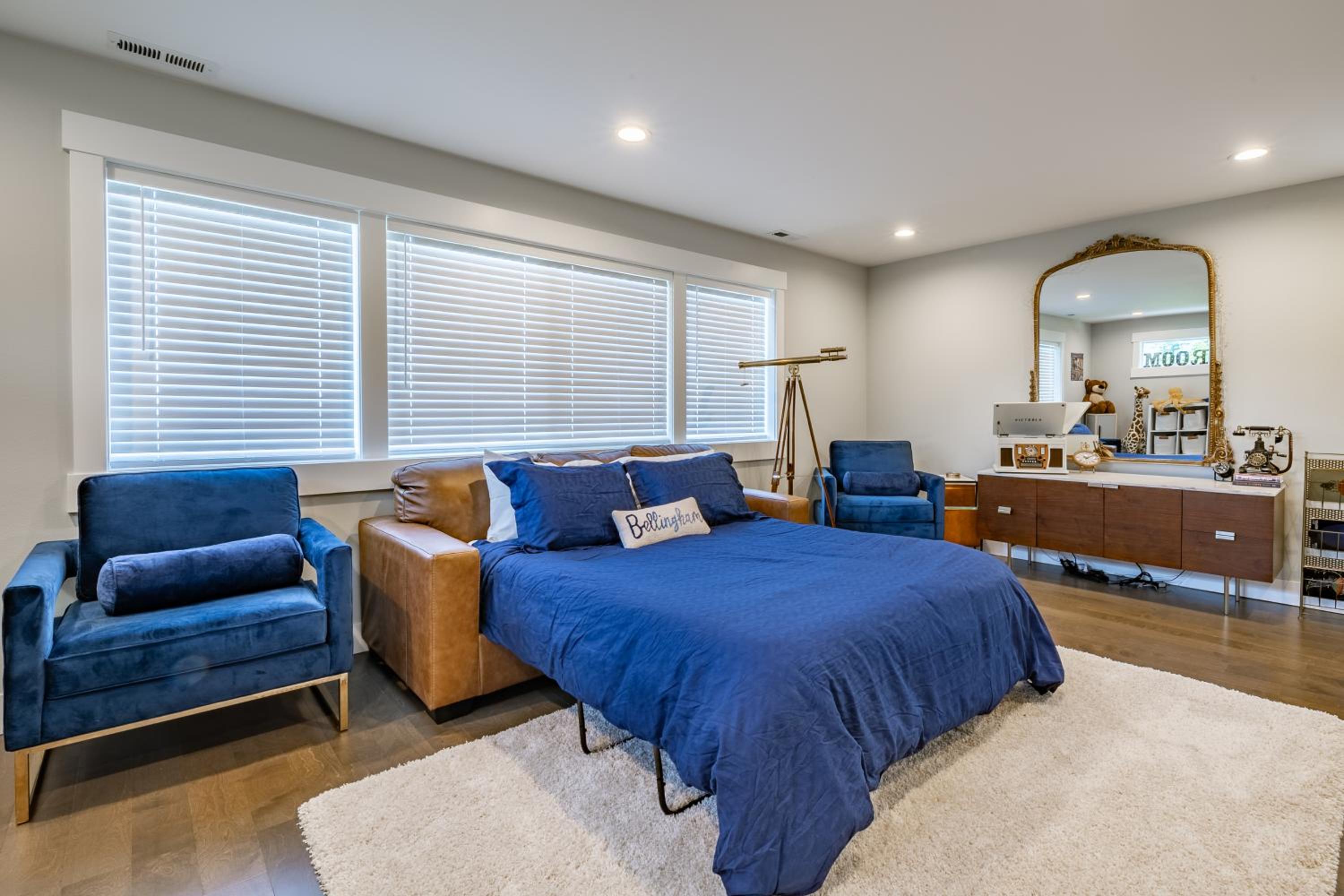 Three-Bedroom House photo 1