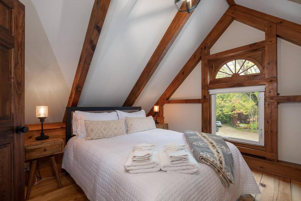 Six-Bedroom House photo 2