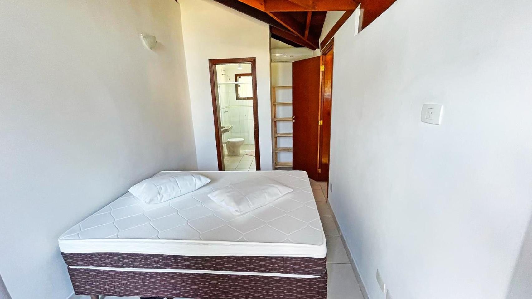 Three-Bedroom House photo 3