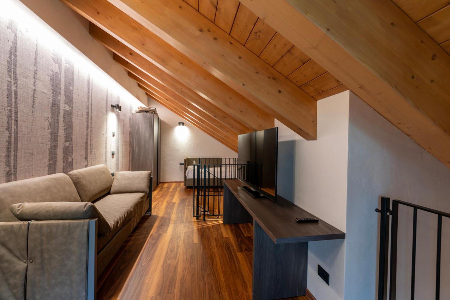 Deluxe King Suite