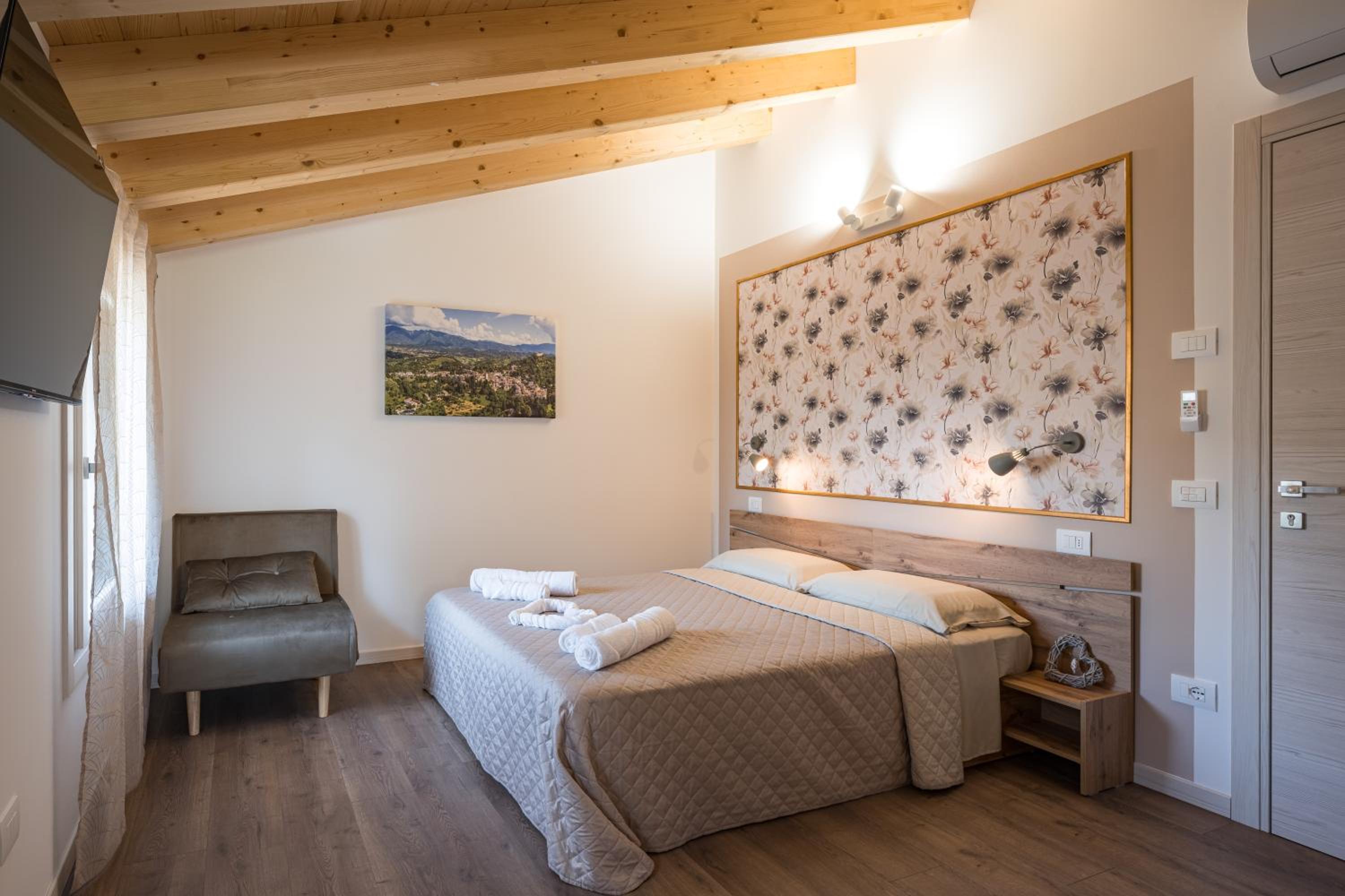 Double Room with Extra Bed photo 1