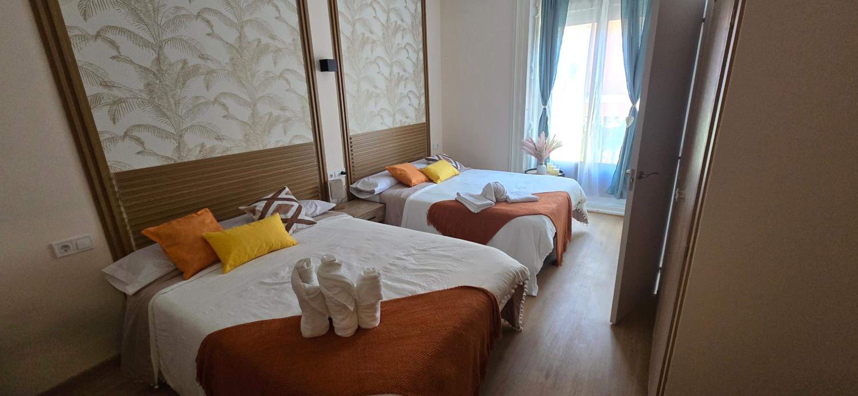 Quadruple Room with Private Bathroom - Photo 7