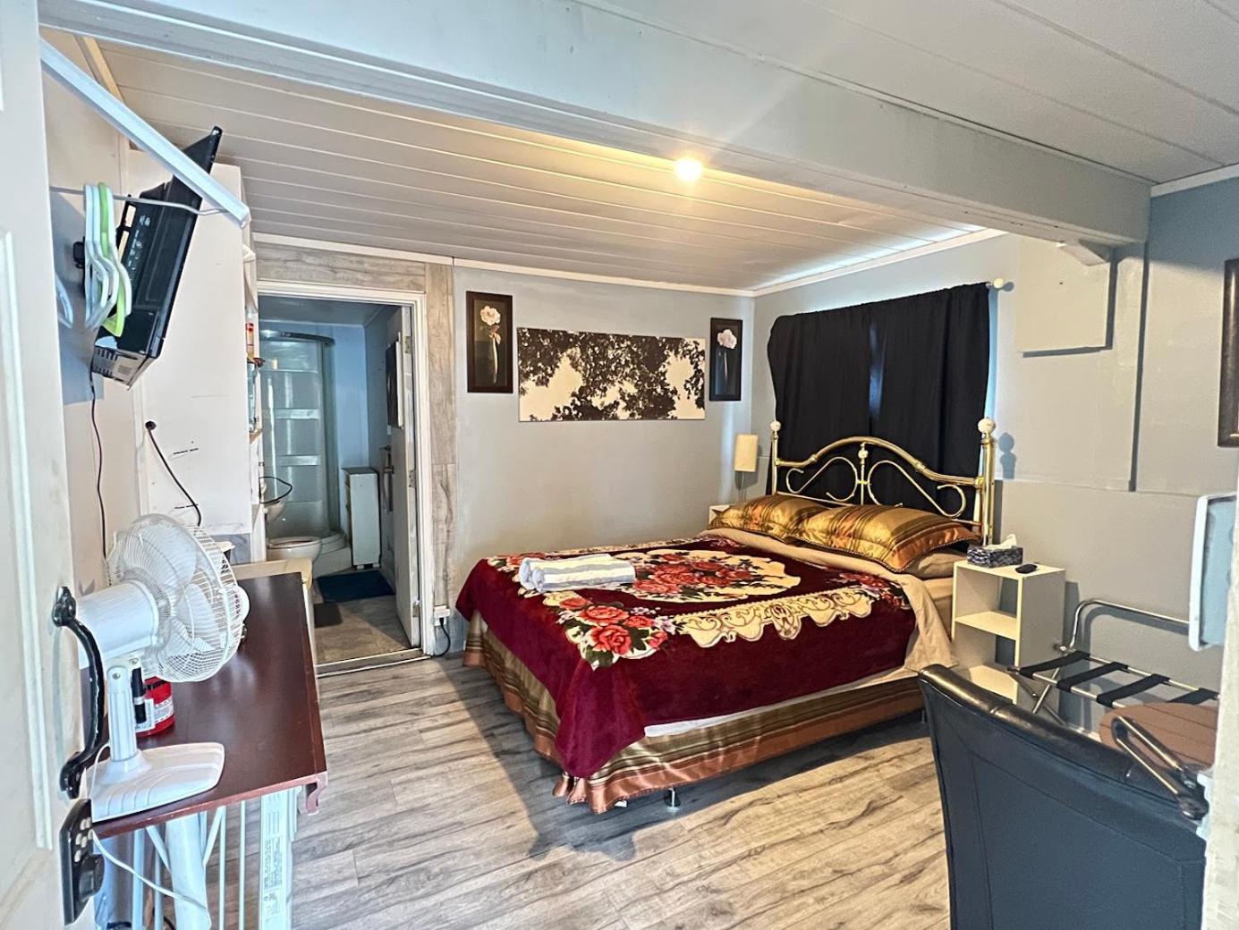Queen Room